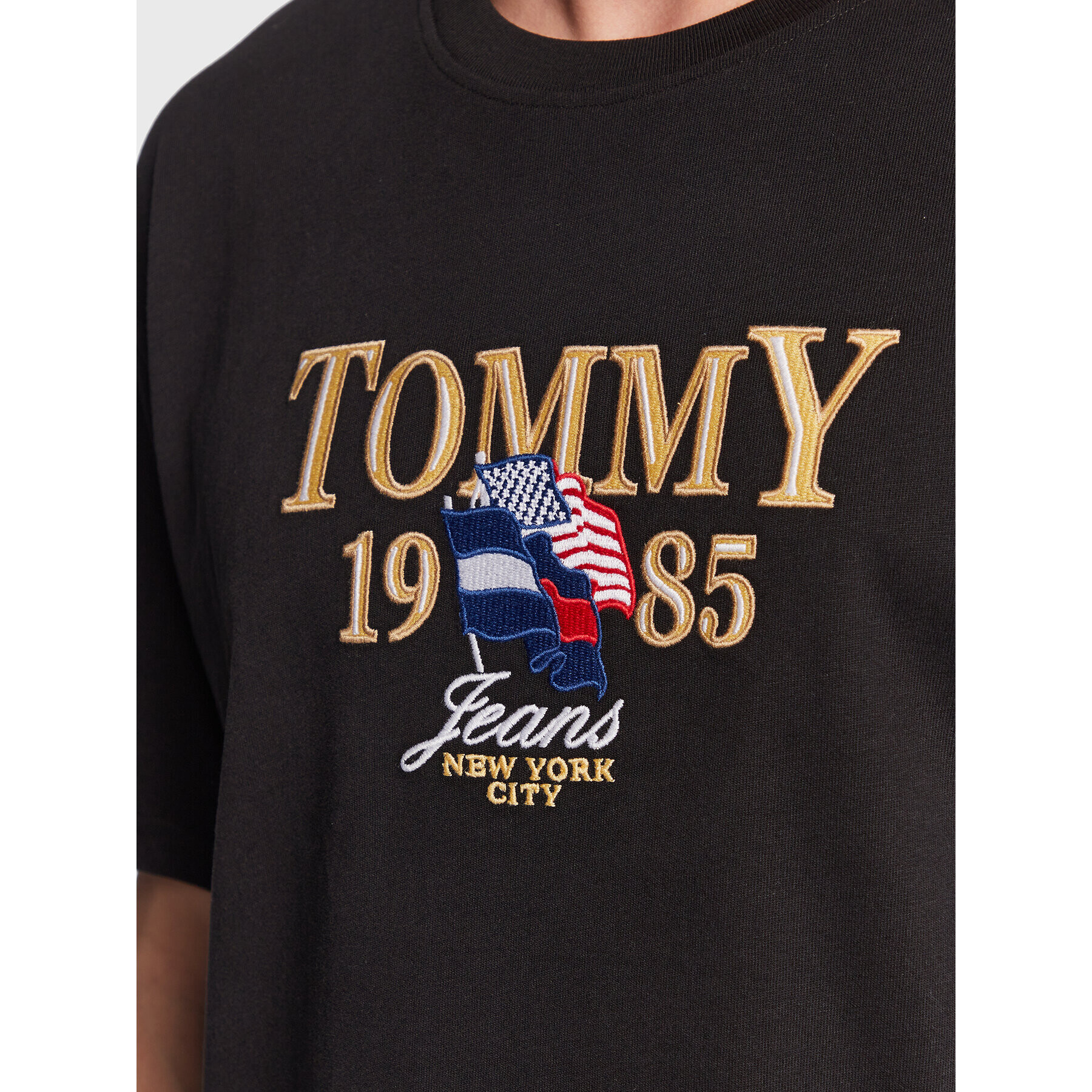 Tommy Jeans Тишърт Luxe Chest DM0DM15659 Черен Relaxed Fit - Pepit.bg