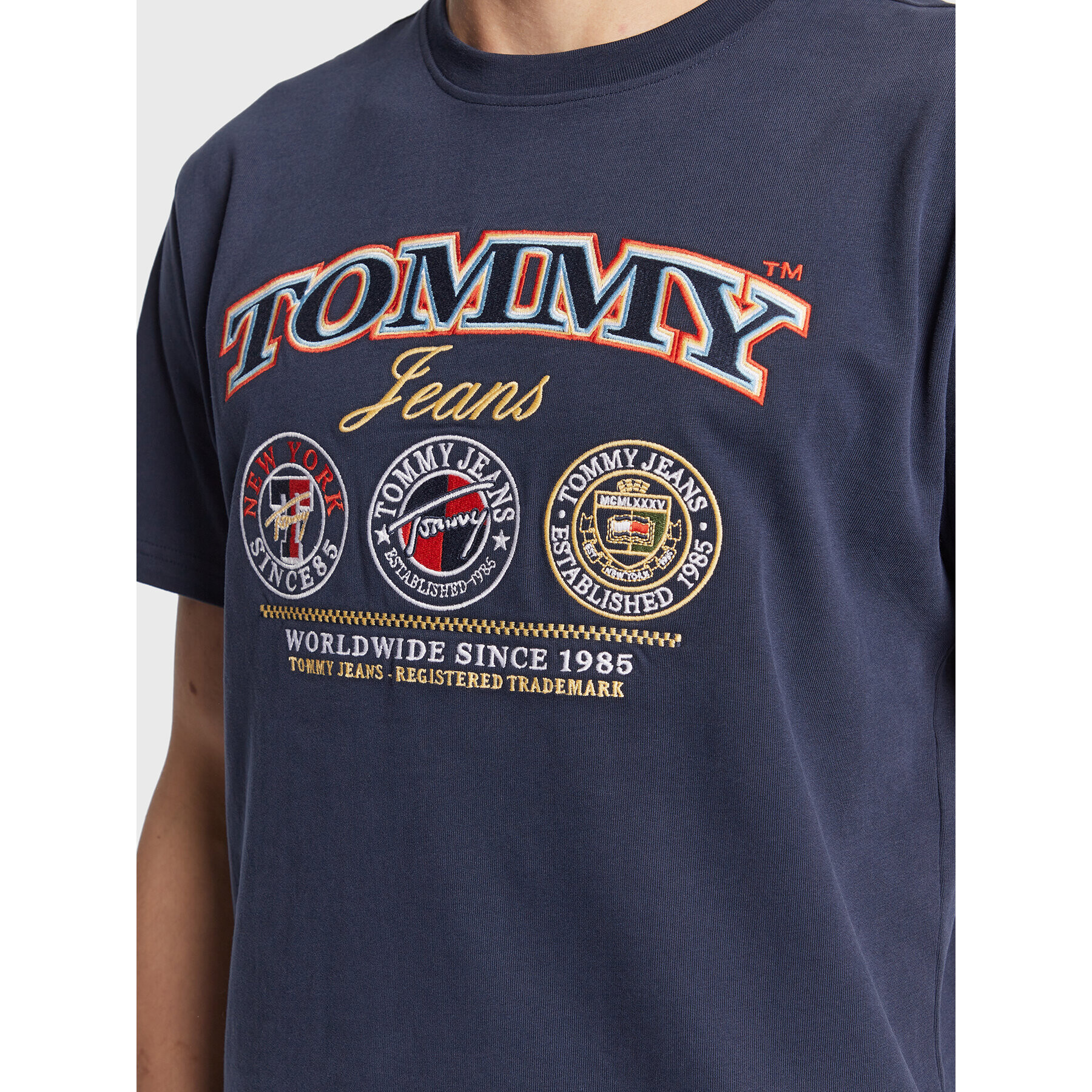 Tommy Jeans Тишърт Luxe DM0DM15661 Тъмносин Regular Fit - Pepit.bg