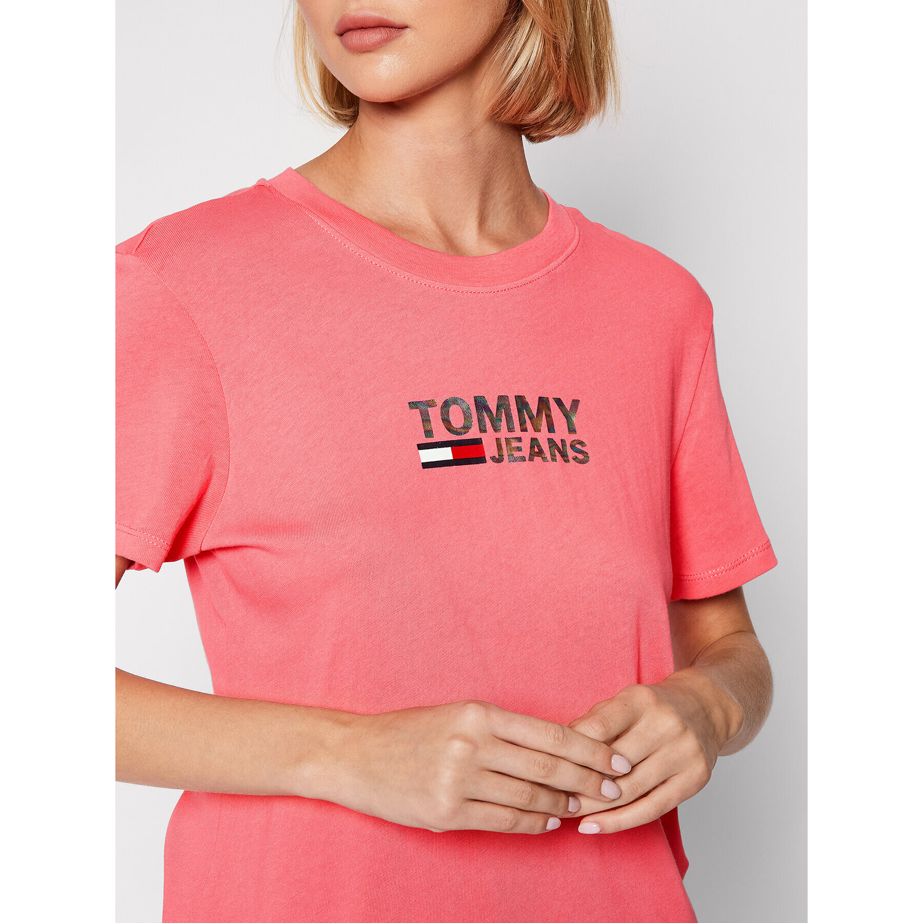 Tommy Jeans Тишърт Metallic Corp DW0DW09326 Розов Regular Fit - Pepit.bg