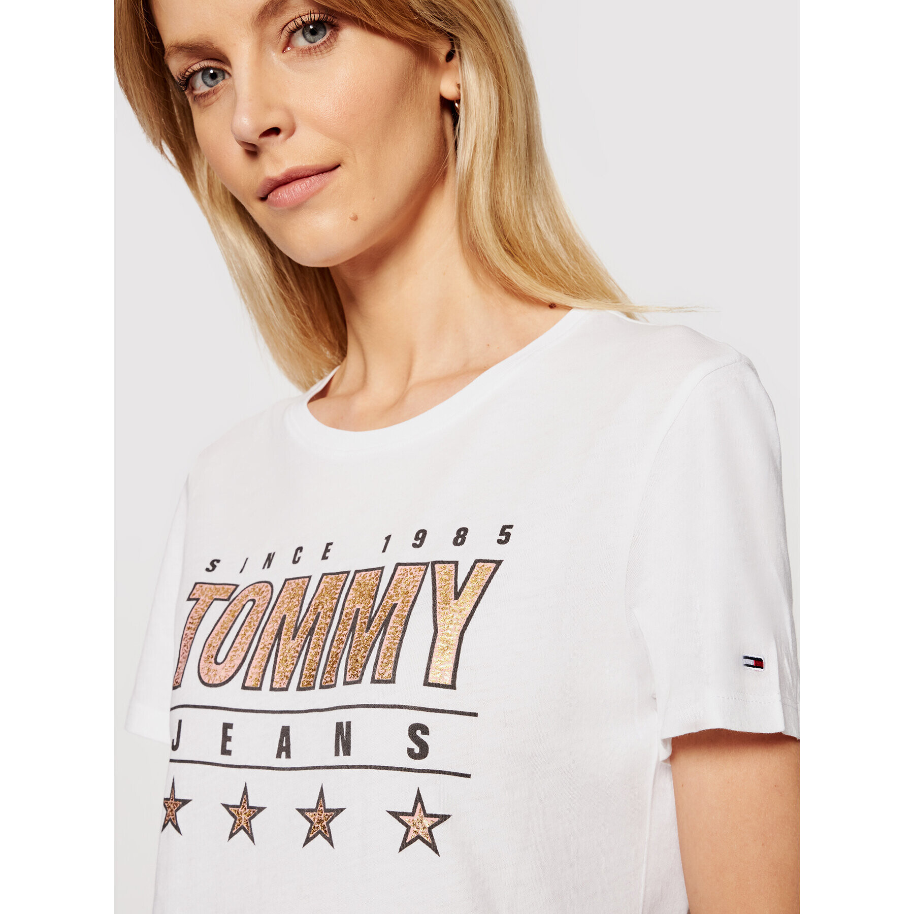 Tommy Jeans Тишърт Metallic Tommy DW0DW10197 Бял Slim Fit - Pepit.bg