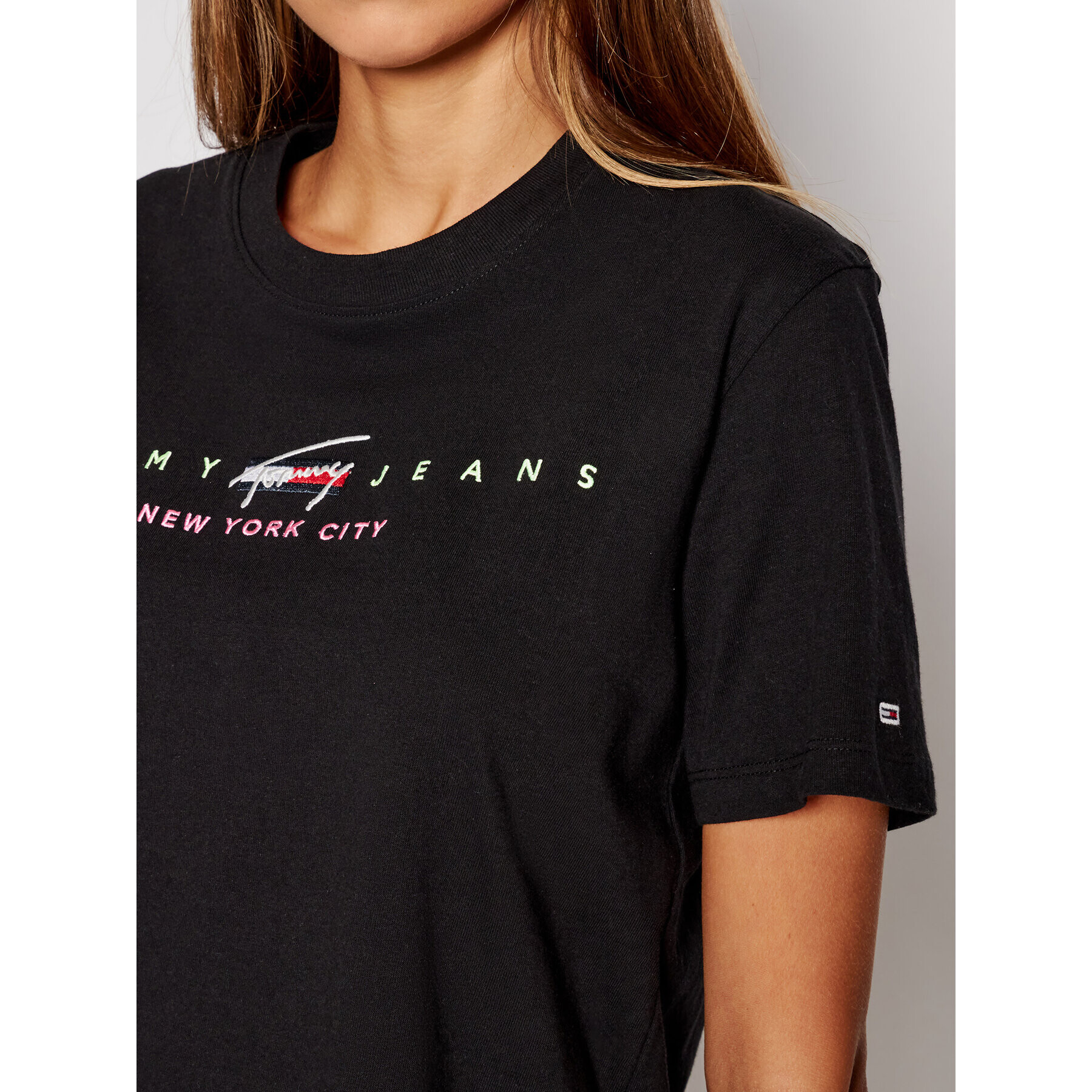 Tommy Jeans Тишърт Modern Logo DW0DW09923 Черен Cropped Fit - Pepit.bg