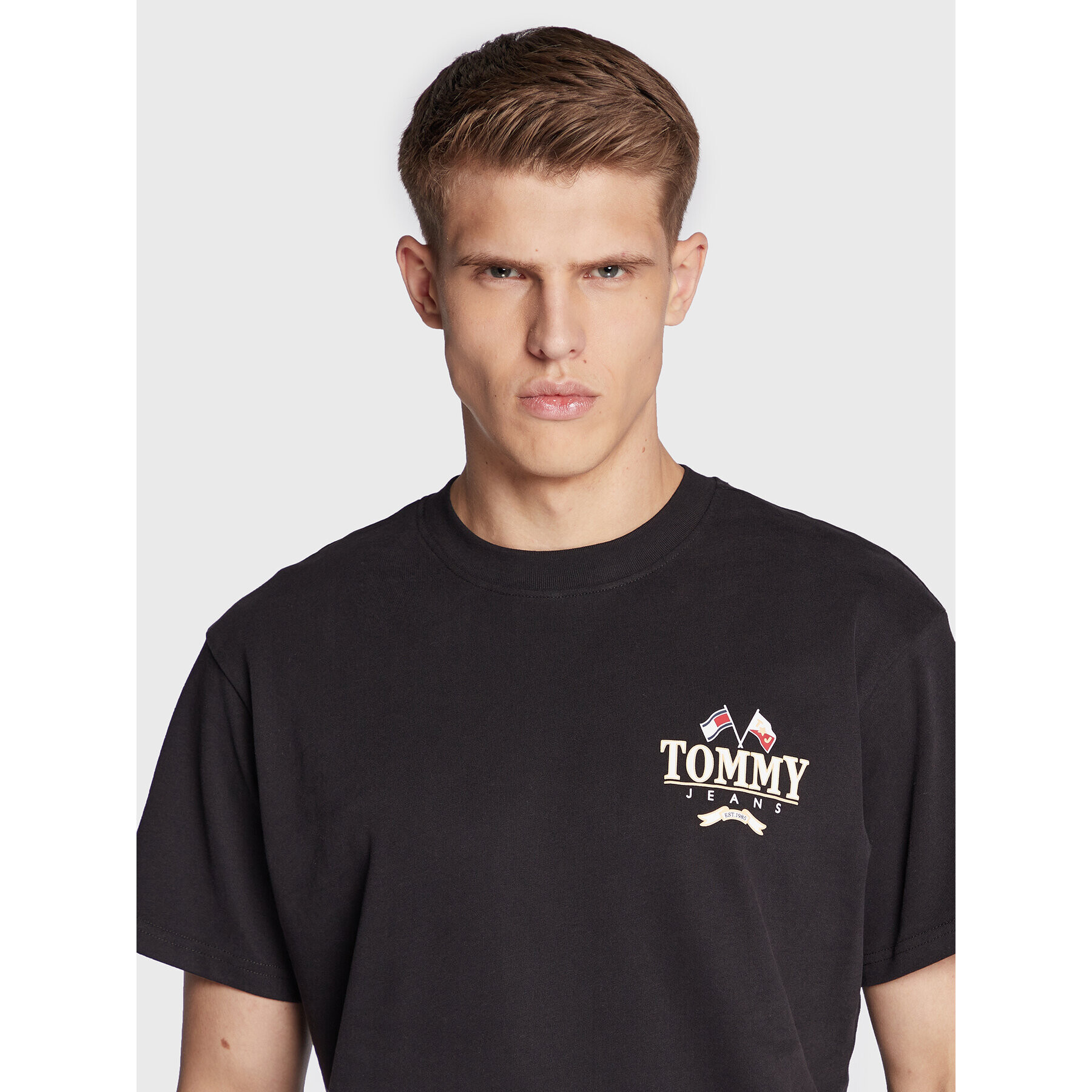 Tommy Jeans Тишърт Modern Prep Back Logo DM0DM14997 Черен Relaxed Fit - Pepit.bg