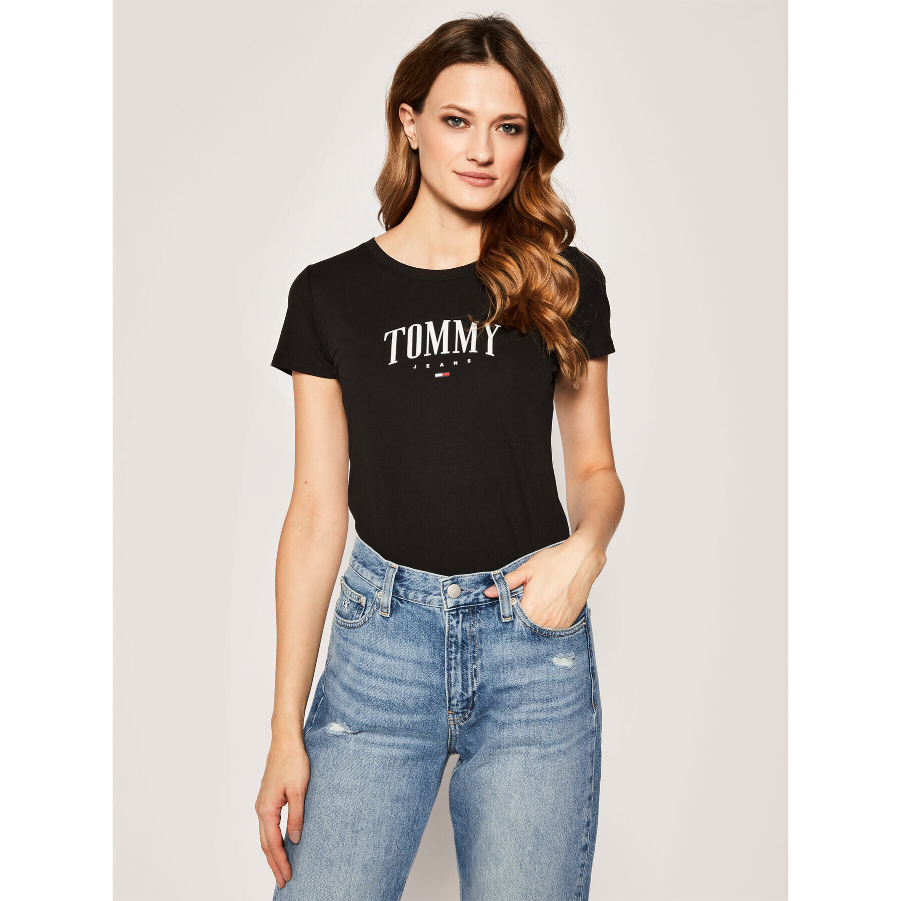 Tommy Jeans Тишърт Script DW0DW08061 Черен Slim Fit - Pepit.bg