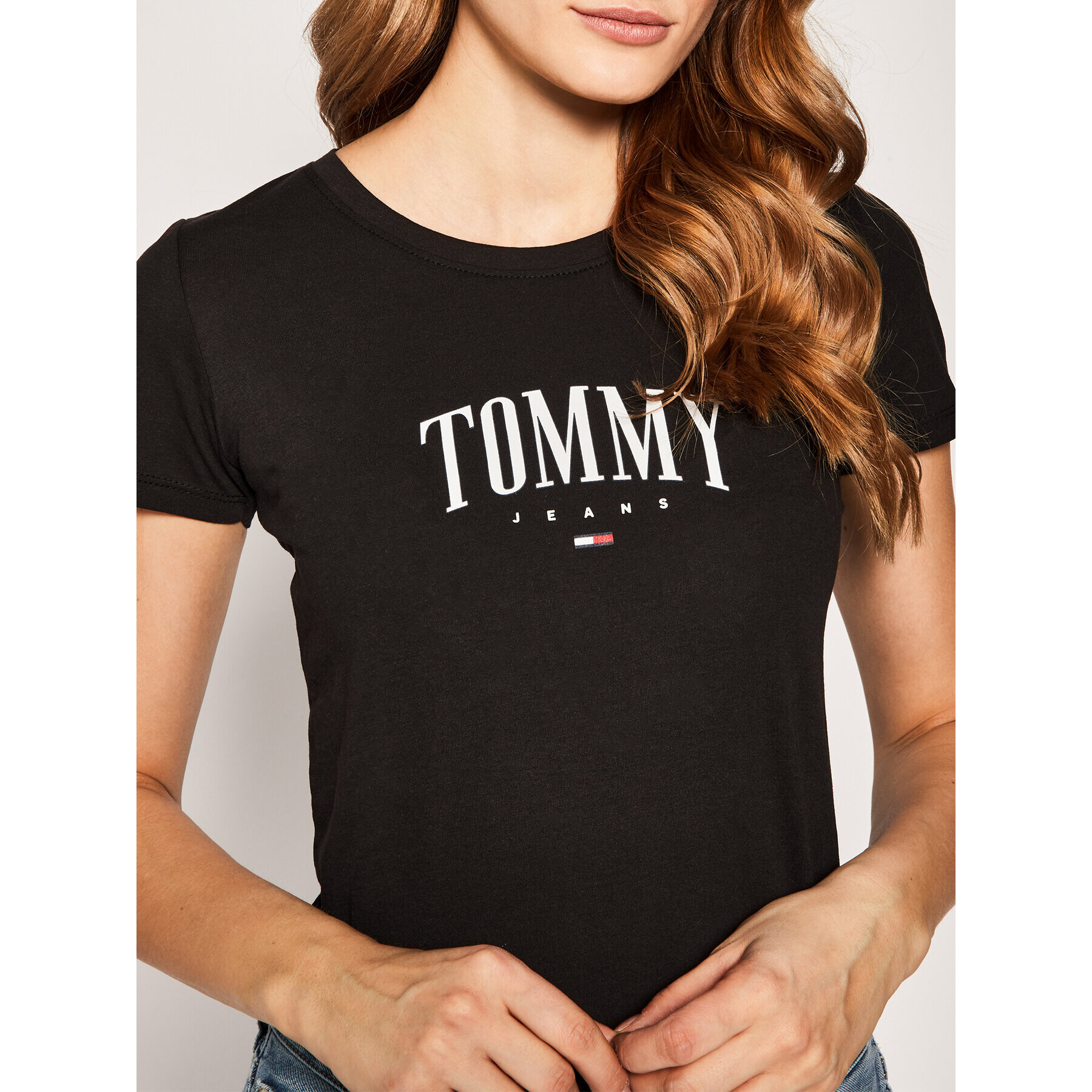 Tommy Jeans Тишърт Script DW0DW08061 Черен Slim Fit - Pepit.bg