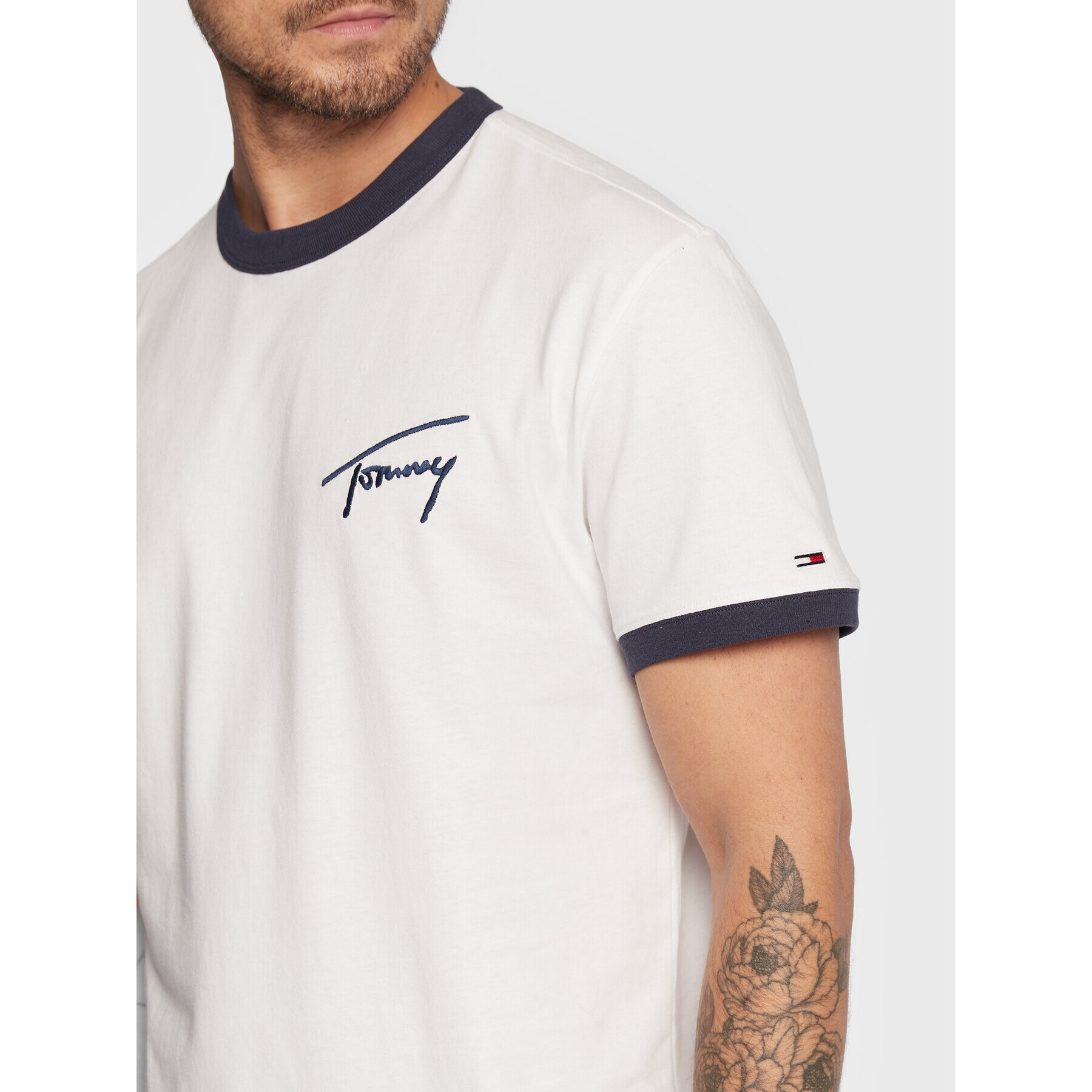 Tommy Jeans Тишърт Signature Ringer DM0DM13123 Бял Regular Fit - Pepit.bg