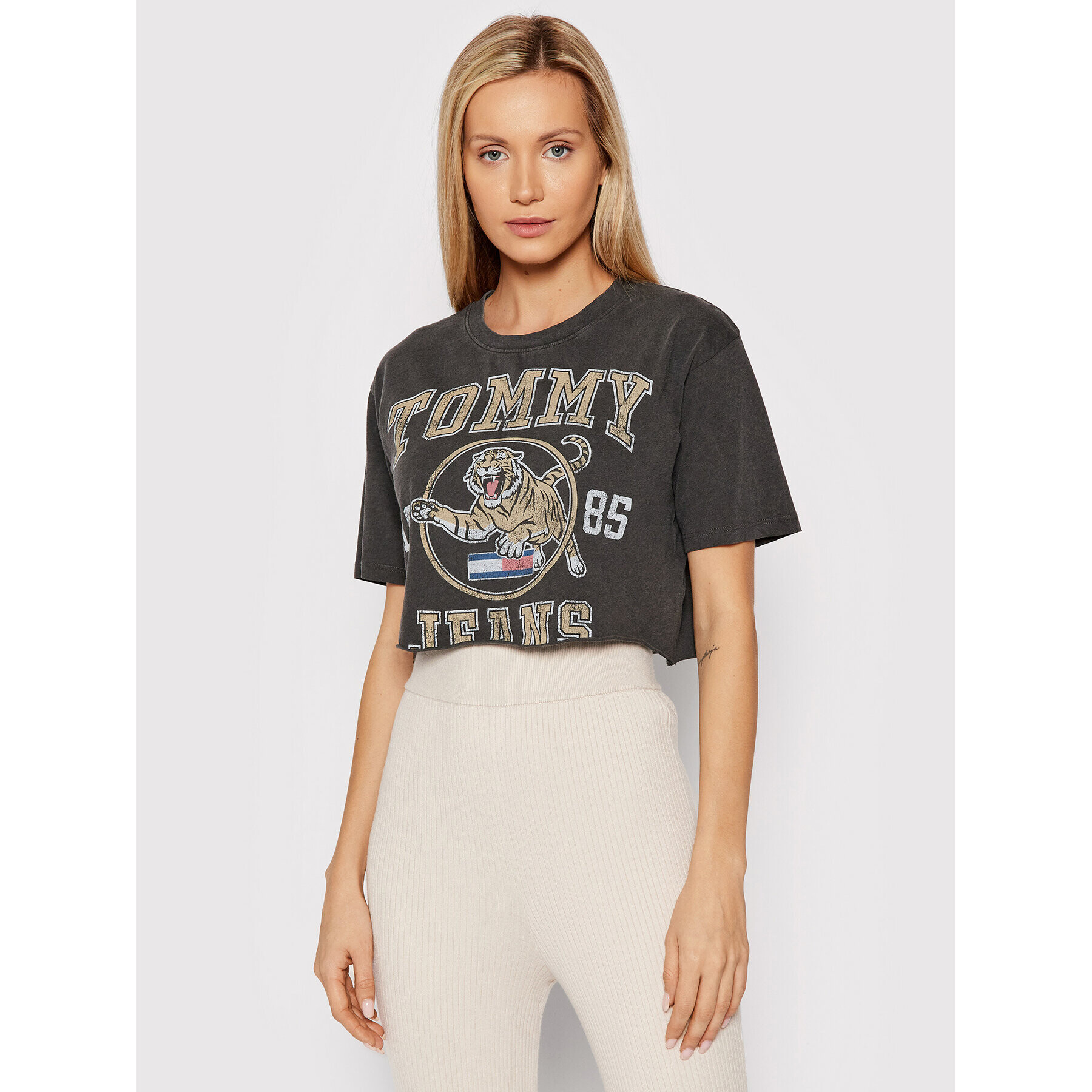 Tommy Jeans Тишърт Super College Tiger1 DW0DW11919 Черен Relaxed Fit - Pepit.bg