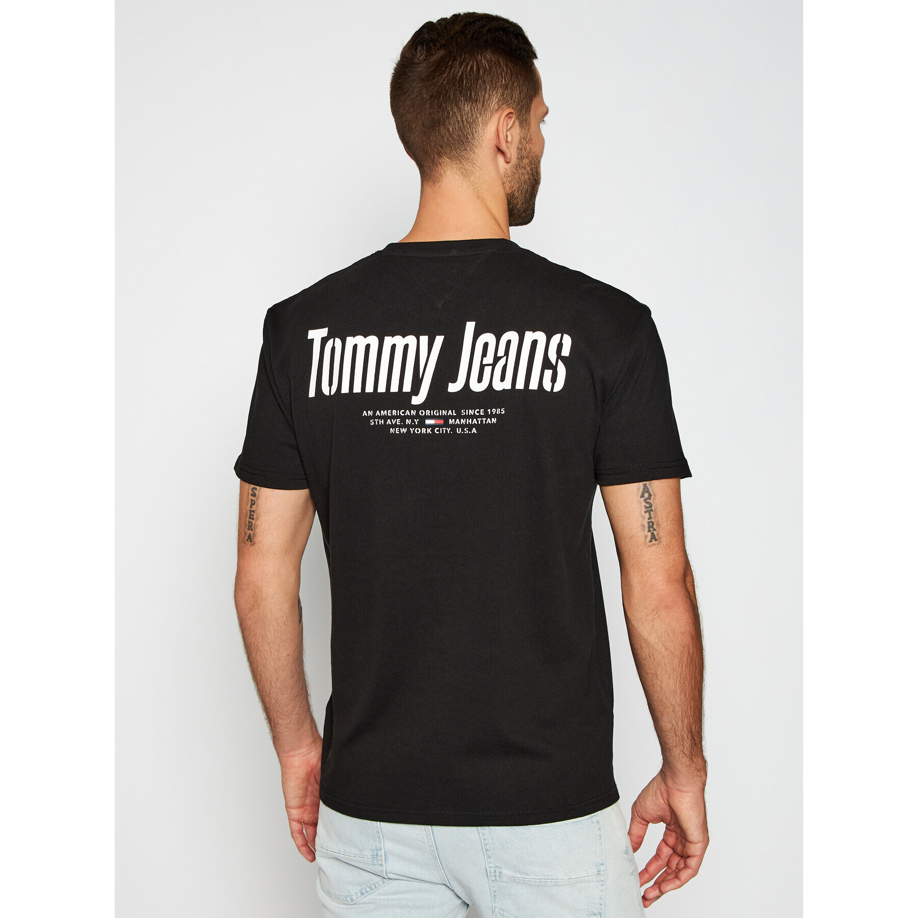 Tommy Jeans Тишърт Text Back Logo Tee DM0DM07857 Черен Regular Fit - Pepit.bg