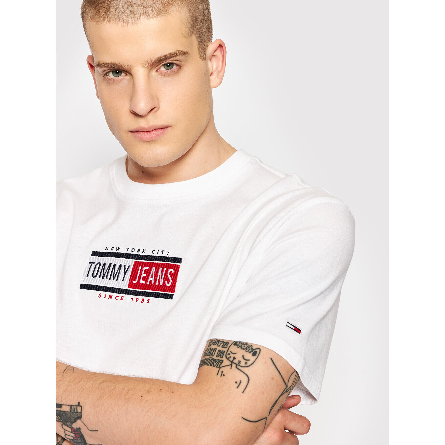 Tommy Jeans Тишърт Timeless DM0DM11604 Бял Regular Fit - Pepit.bg