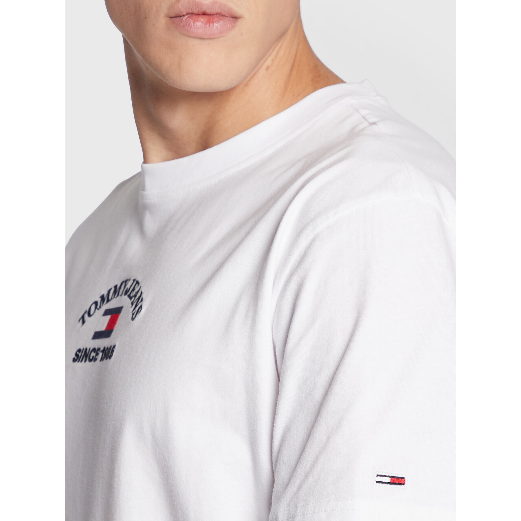 Tommy Jeans Тишърт Timeless DM0DM14988 Бял Regular Fit - Pepit.bg