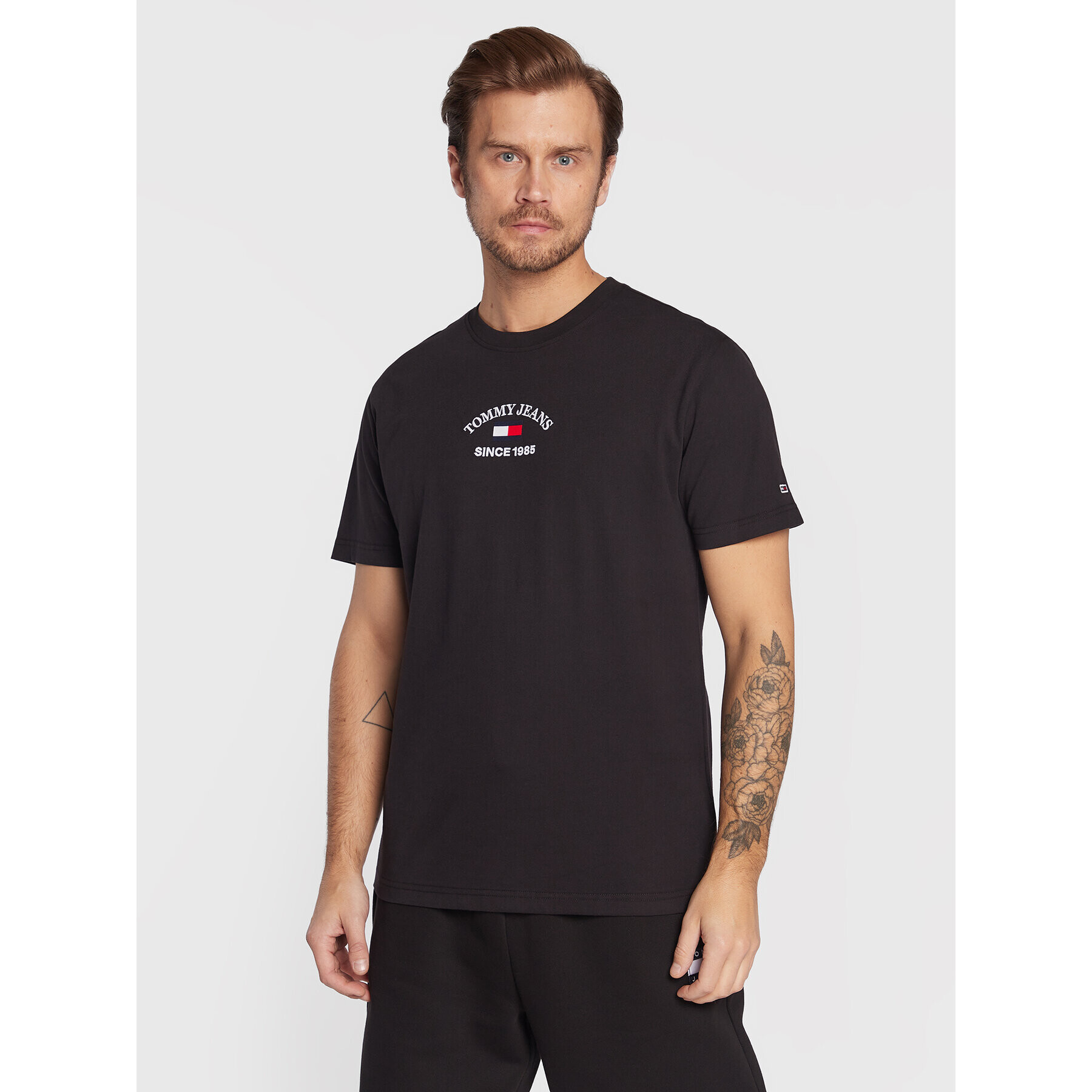 Tommy Jeans Тишърт Timeless DM0DM14988 Черен Relaxed Fit - Pepit.bg