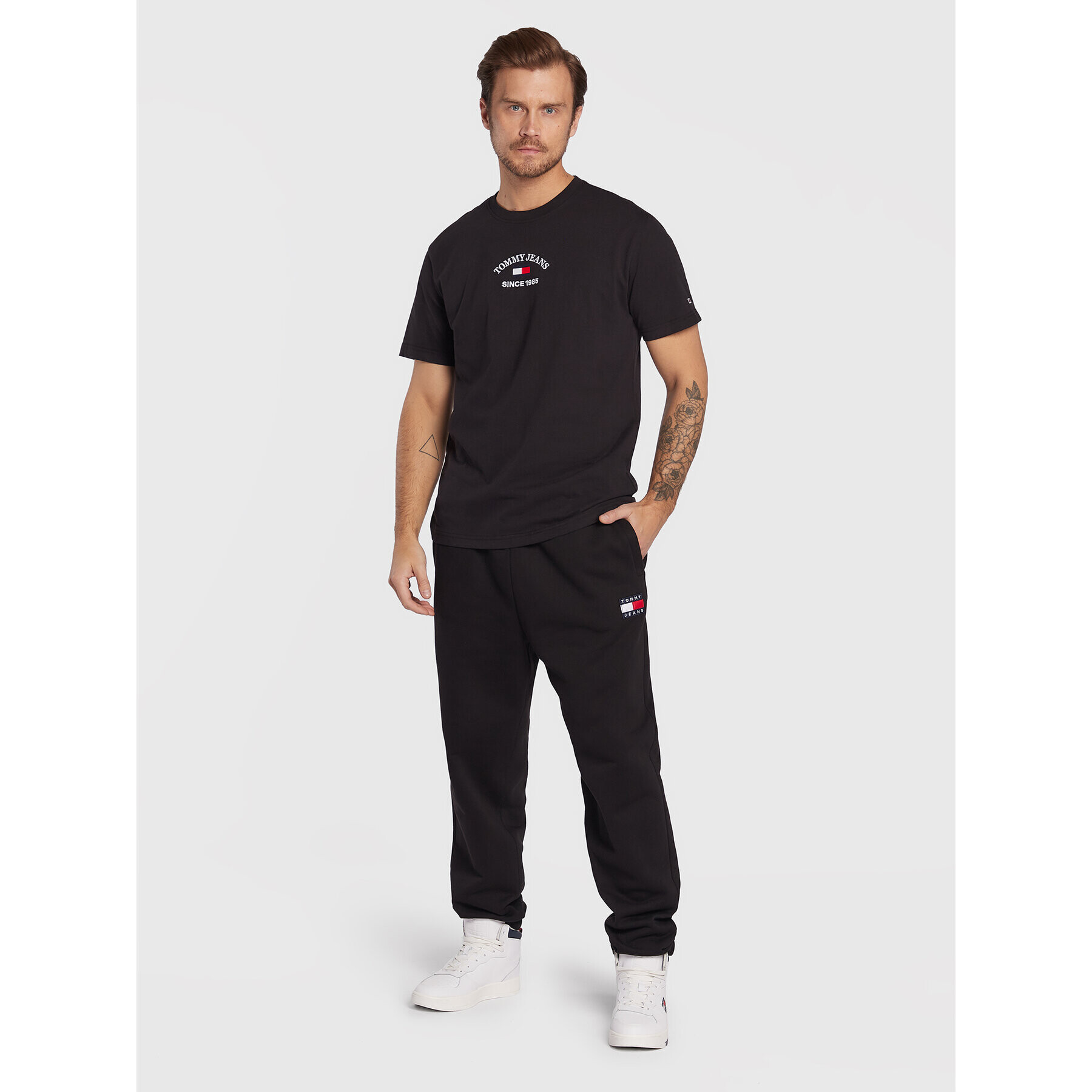 Tommy Jeans Тишърт Timeless DM0DM14988 Черен Relaxed Fit - Pepit.bg