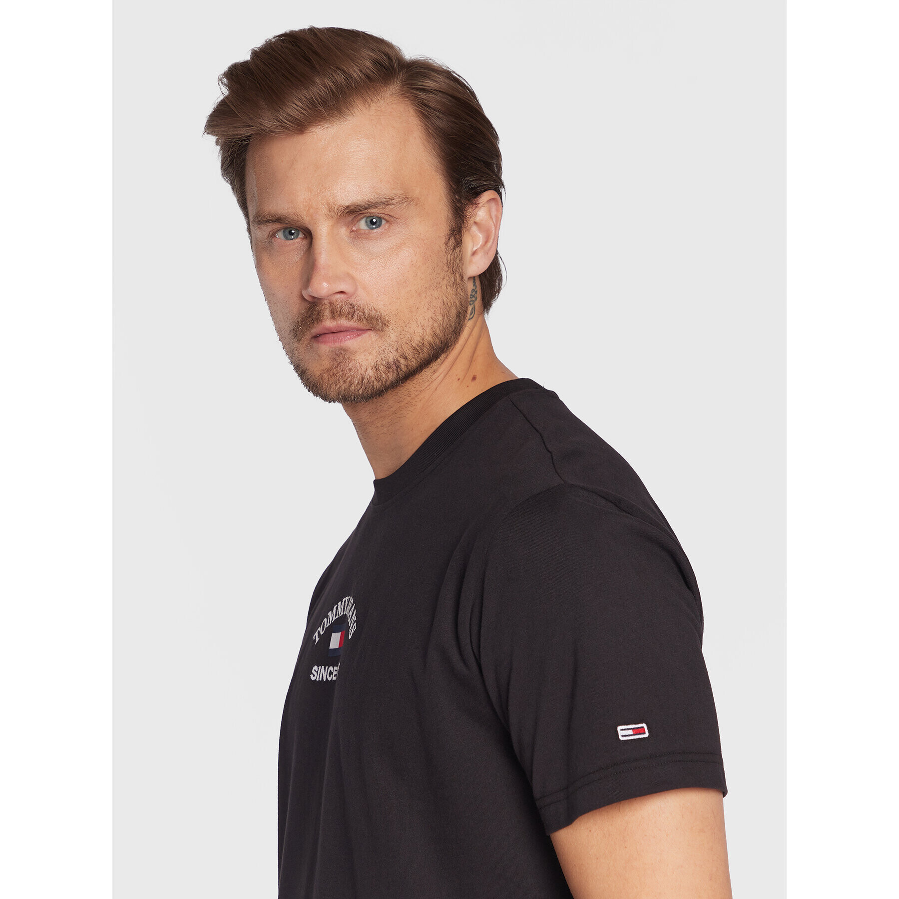 Tommy Jeans Тишърт Timeless DM0DM14988 Черен Relaxed Fit - Pepit.bg