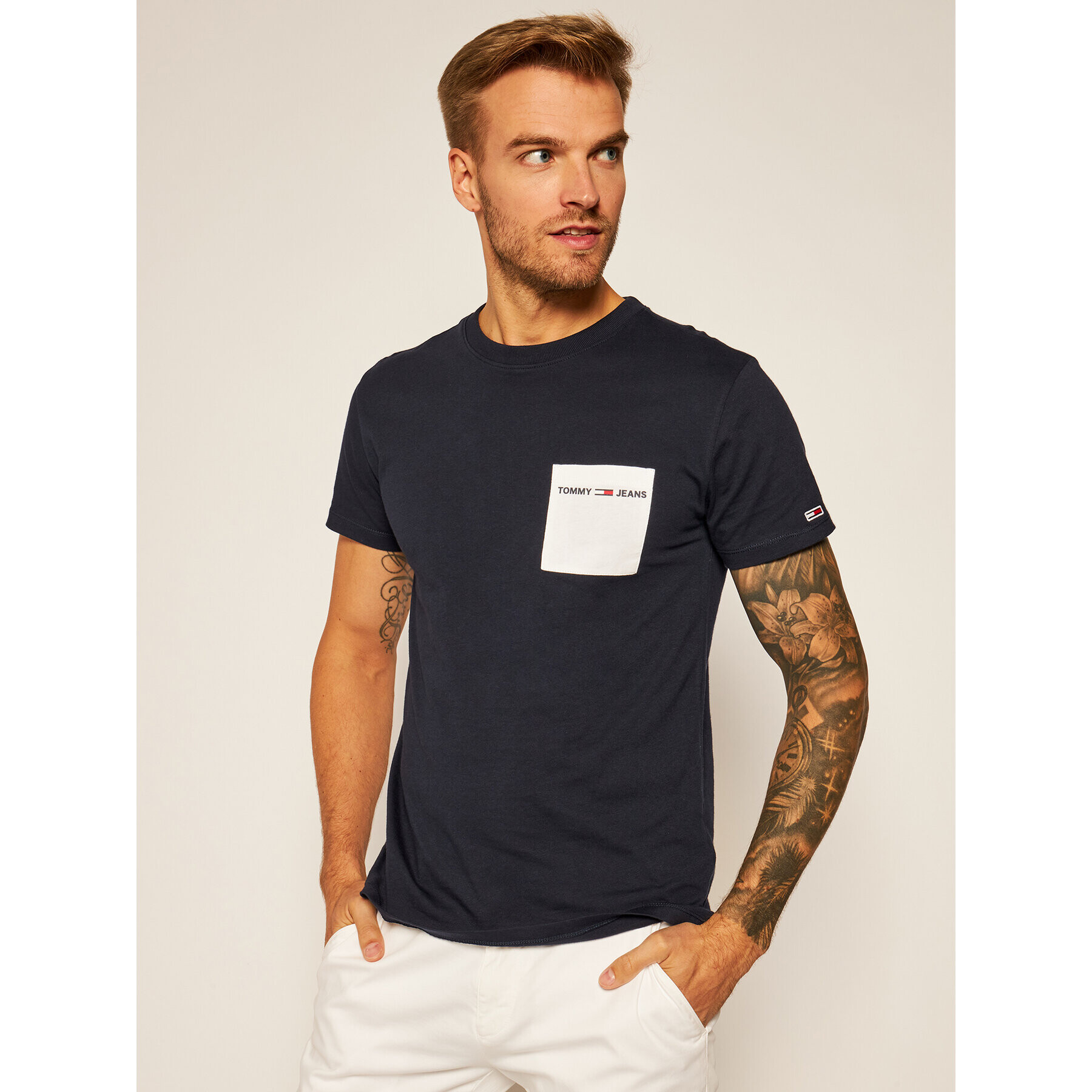 Tommy Jeans Тишърт Tjm Contrast Pocket DM0DM08097 Тъмносин Regular Fit - Pepit.bg