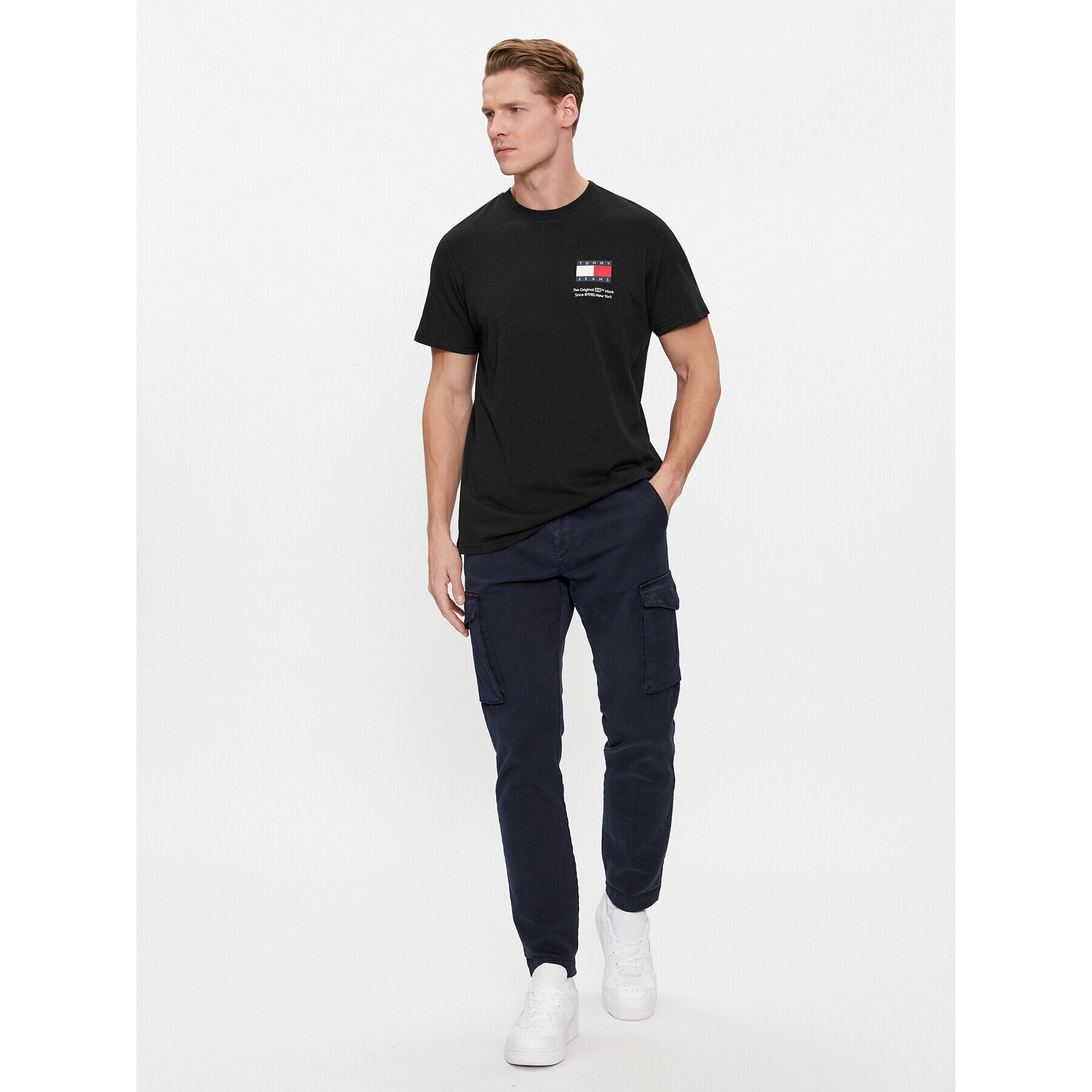 Tommy Jeans Тишърт Tjm Slim Essential Flag Tee Ext DM0DM18263 Черен Slim Fit - Pepit.bg