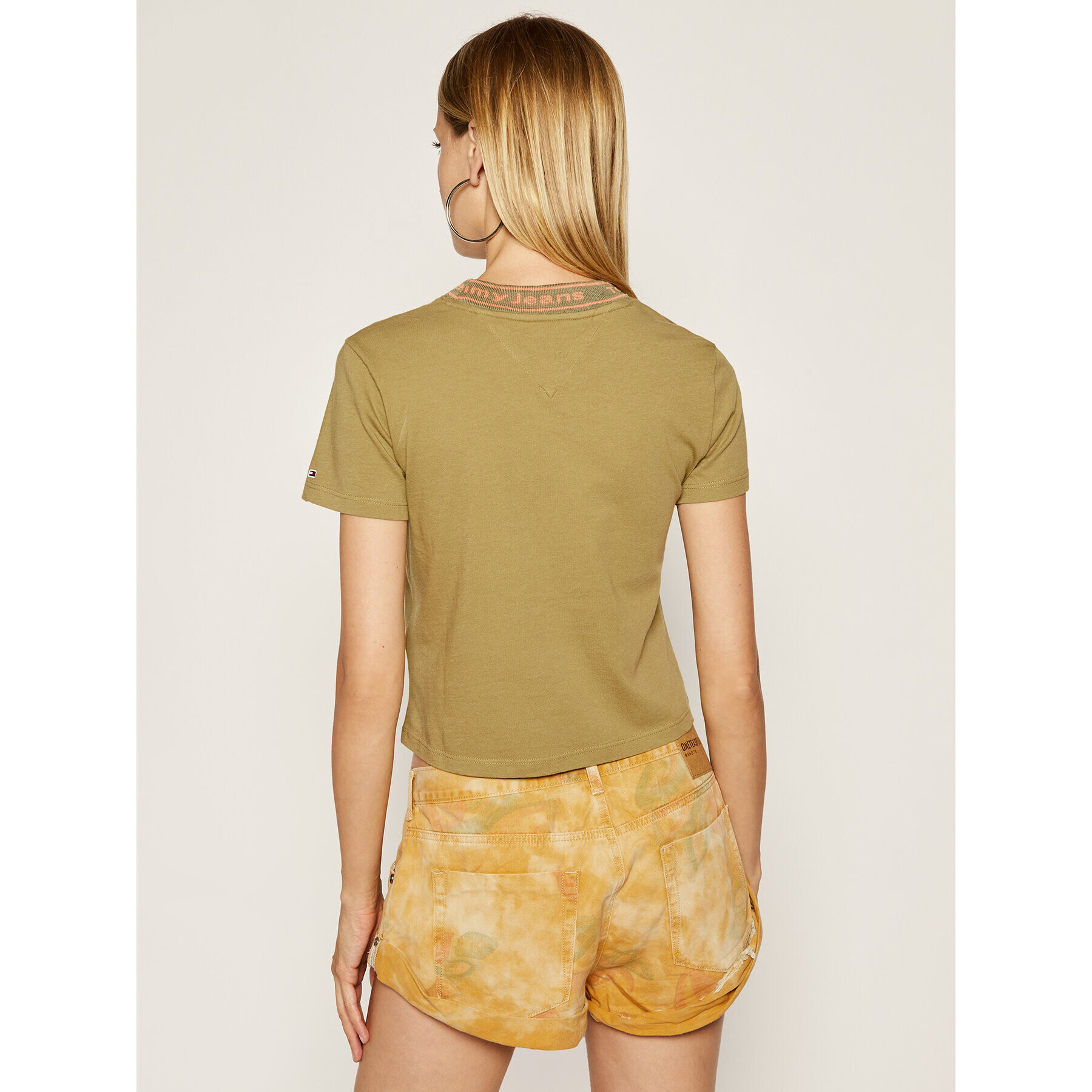 Tommy Jeans Тишърт Tjw Branded Neck Tee DW0DW08005 Зелен Regular Fit - Pepit.bg