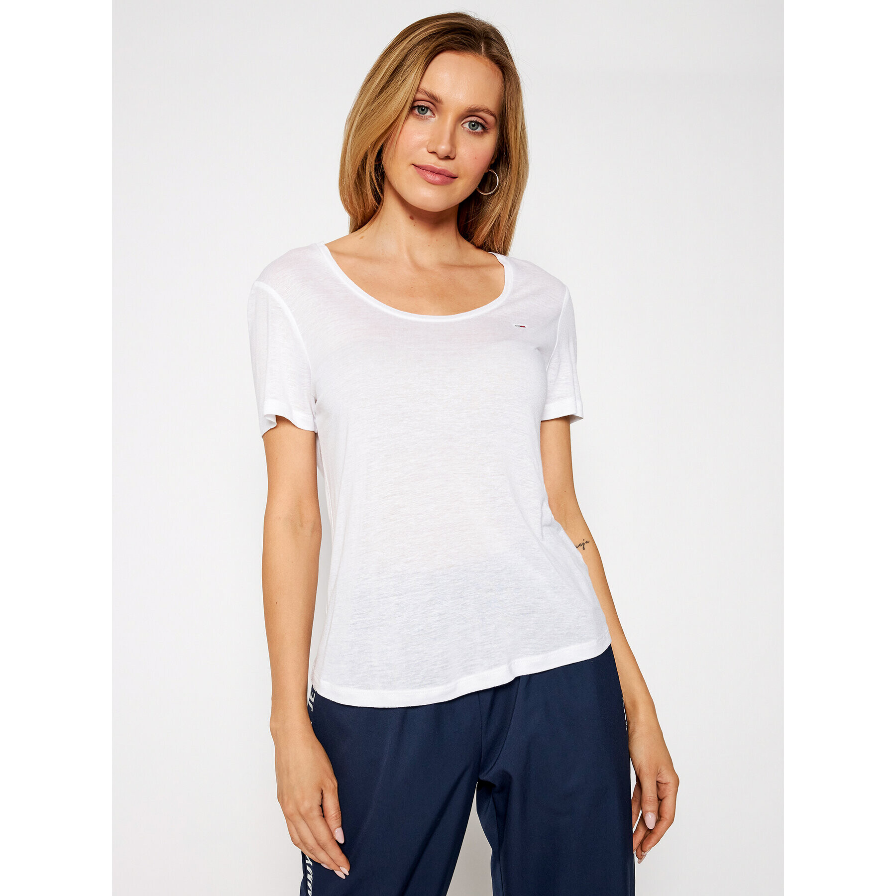 Tommy Jeans Тишърт Tjw Scoop DW0DW09789 Бял Regular Fit - Pepit.bg