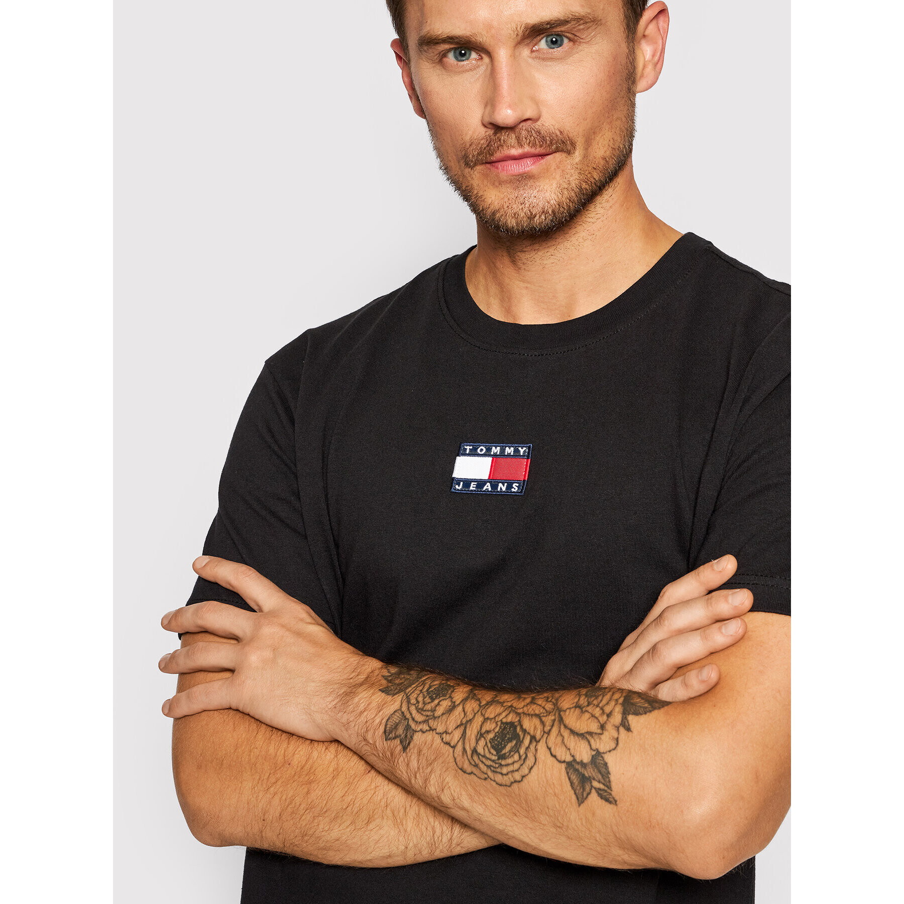 Tommy Jeans Тишърт Tommy Badge DM0DM10925 Черен Regular Fit - Pepit.bg