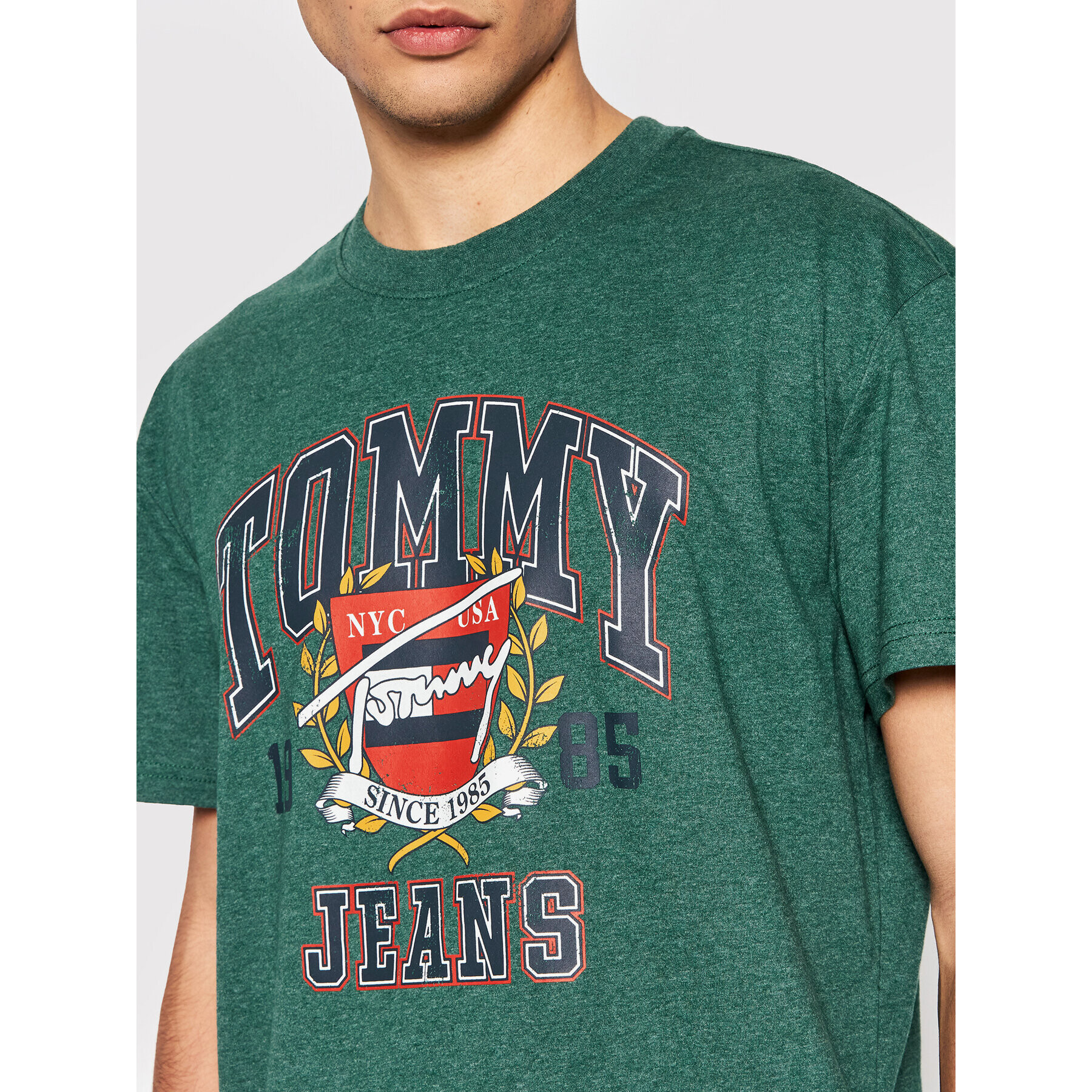 Tommy Jeans Тишърт Vintage Washed College DM0DM12389 Зелен Regular Fit - Pepit.bg