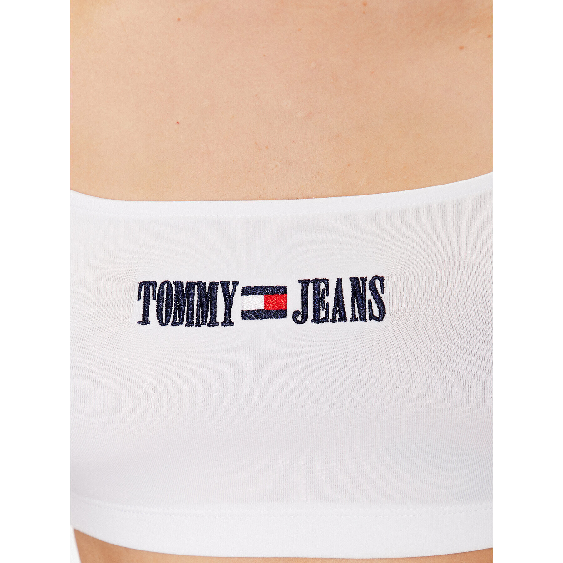 Tommy Jeans топ DW0DW15458 Бял Cropped Fit - Pepit.bg