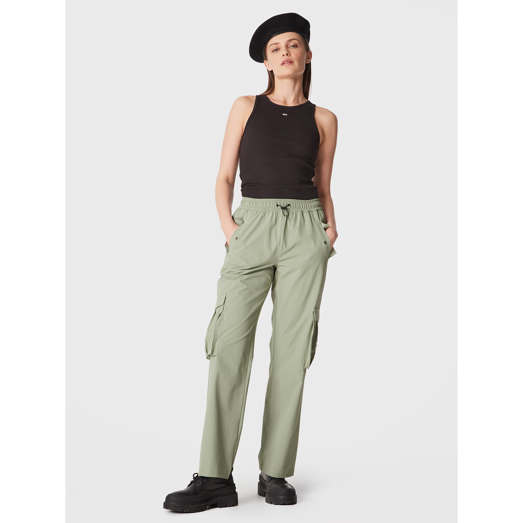 Tommy Jeans топ Essential DW0DW14875 Черен Regular Fit - Pepit.bg