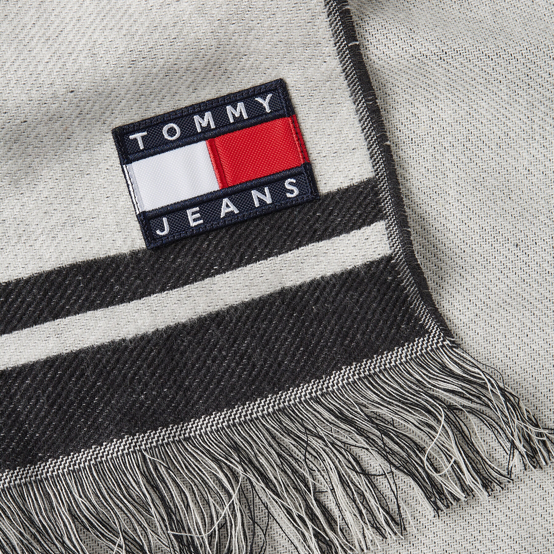 Tommy Jeans Зимен шал Tjm Heritage Oversized Scarf AM0AM11704 Черен - Pepit.bg