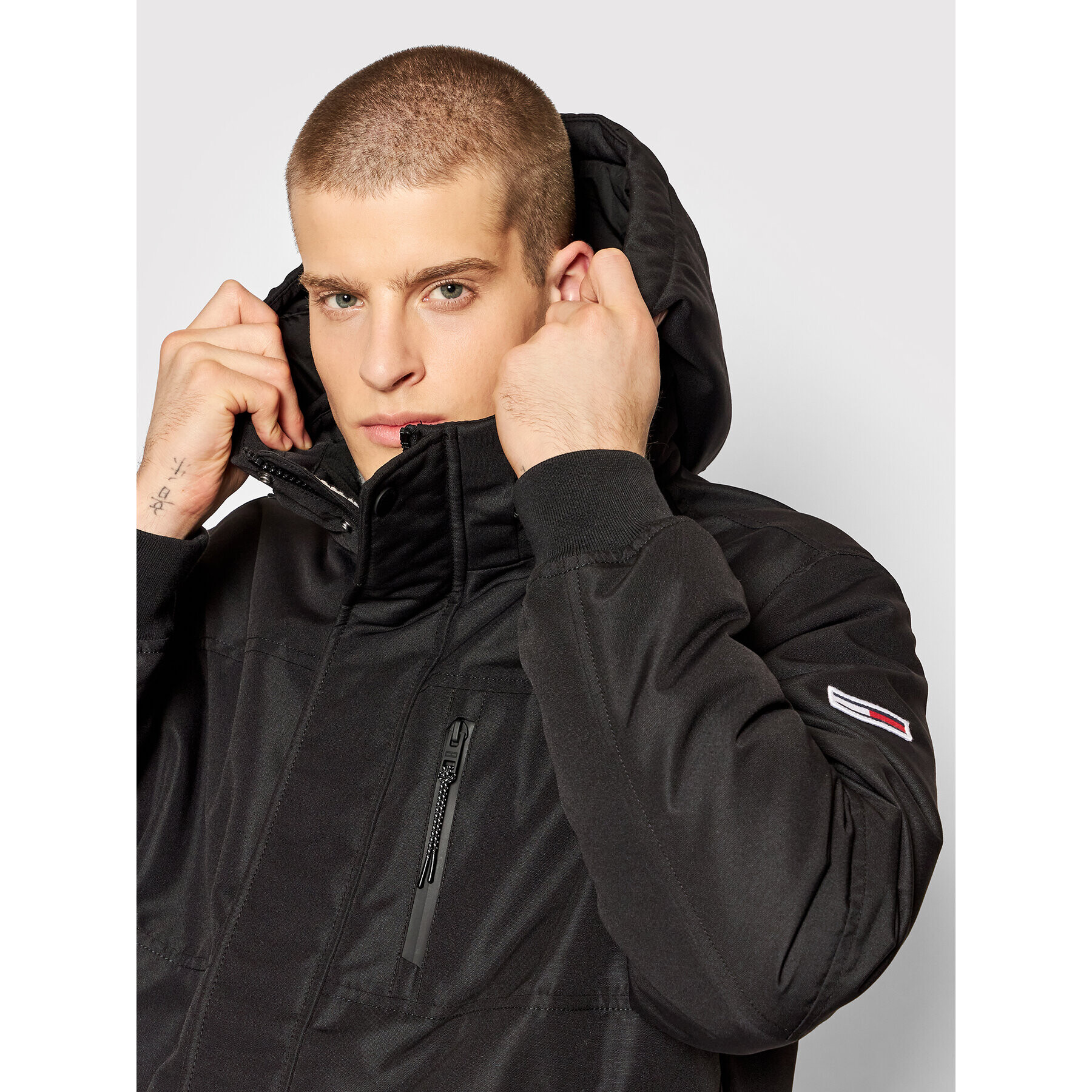 Tommy Jeans Зимно яке Tjm Tech DM0DM11189 Черен Regular Fit - Pepit.bg