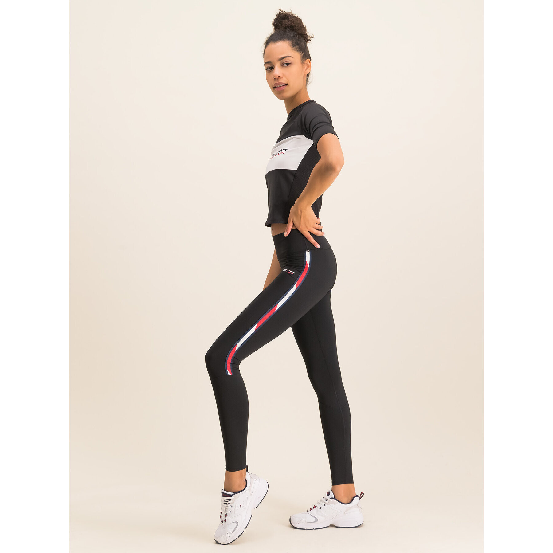 Tommy Sport Тишърт Tight Tee S10S100397 Черен Cropped Fit - Pepit.bg