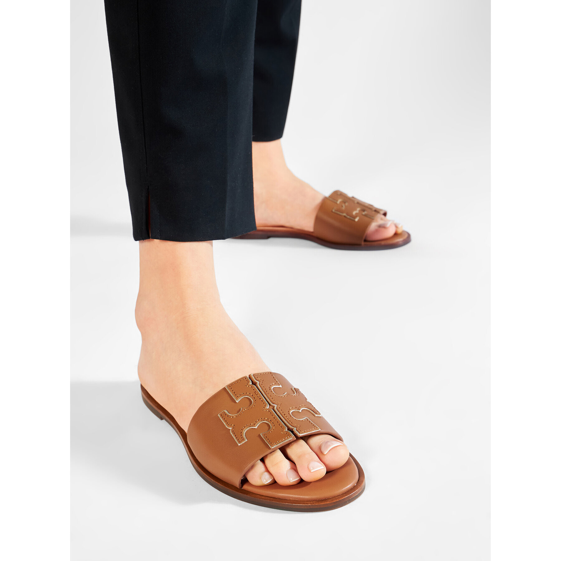 Tory Burch Чехли Ines Slide 50109 Кафяв - Pepit.bg