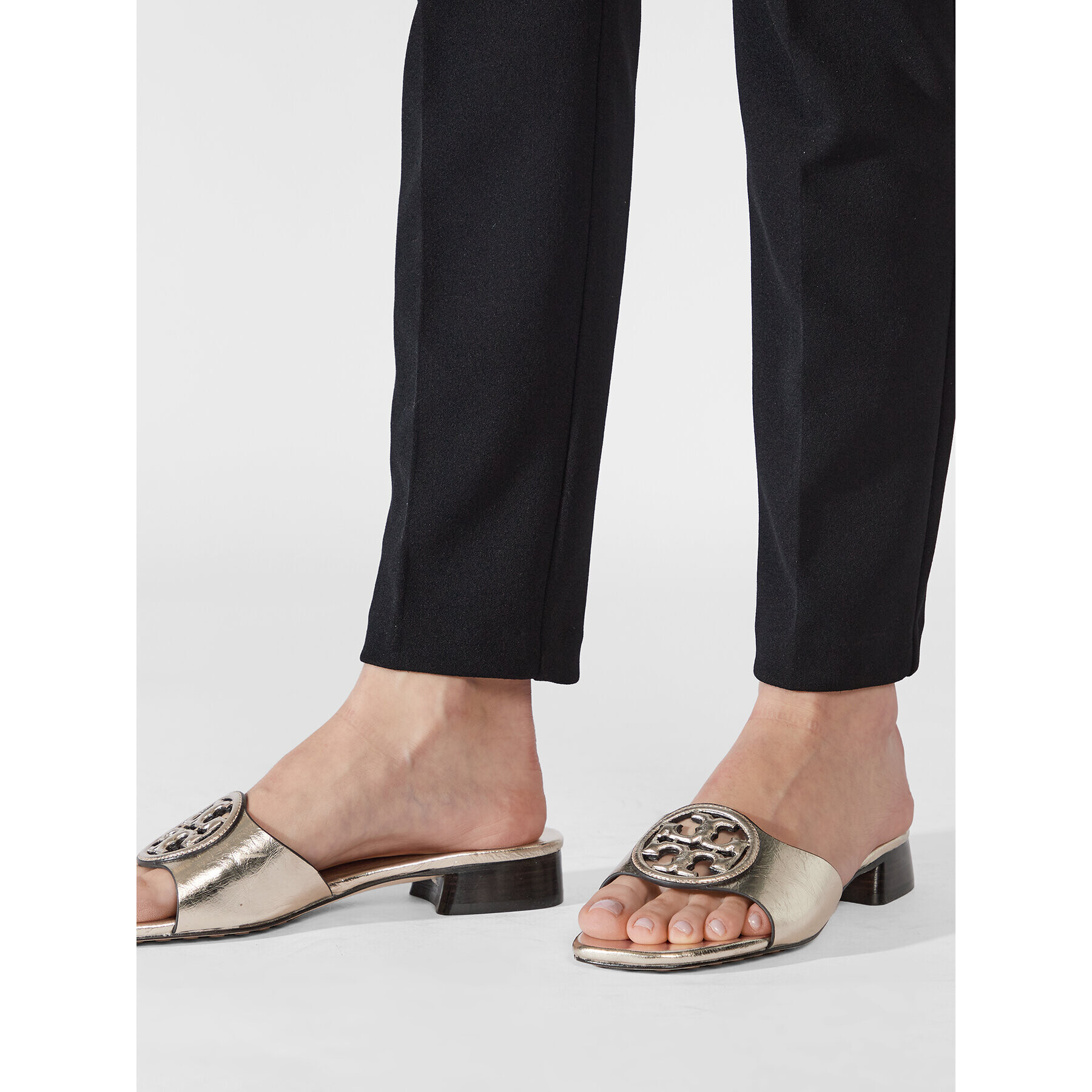 Tory Burch Чехли Bombe Miller Slide 137097 Златист - Pepit.bg