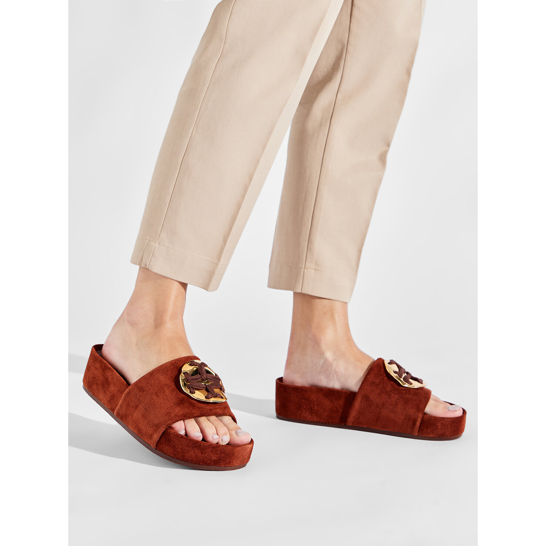 Tory Burch Чехли Patus Logo Sandal 136989 Кафяв - Pepit.bg