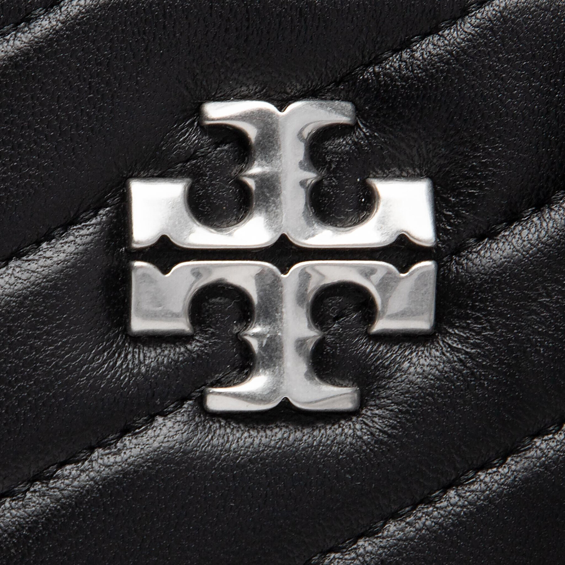Tory Burch Дамска чанта Kira Chevron Small Camera Bag 90450 Черен - Pepit.bg