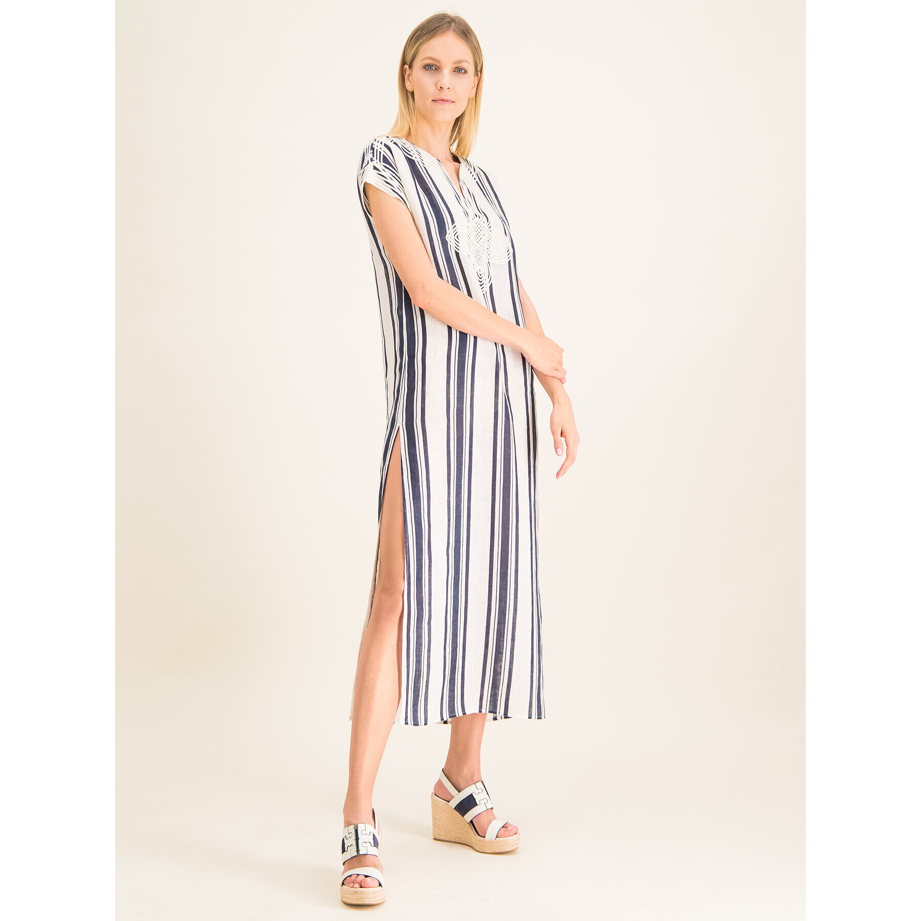 Tory Burch Лятна рокля Awning Stripe Caftan 57114 Бежов Regular Fit - Pepit.bg