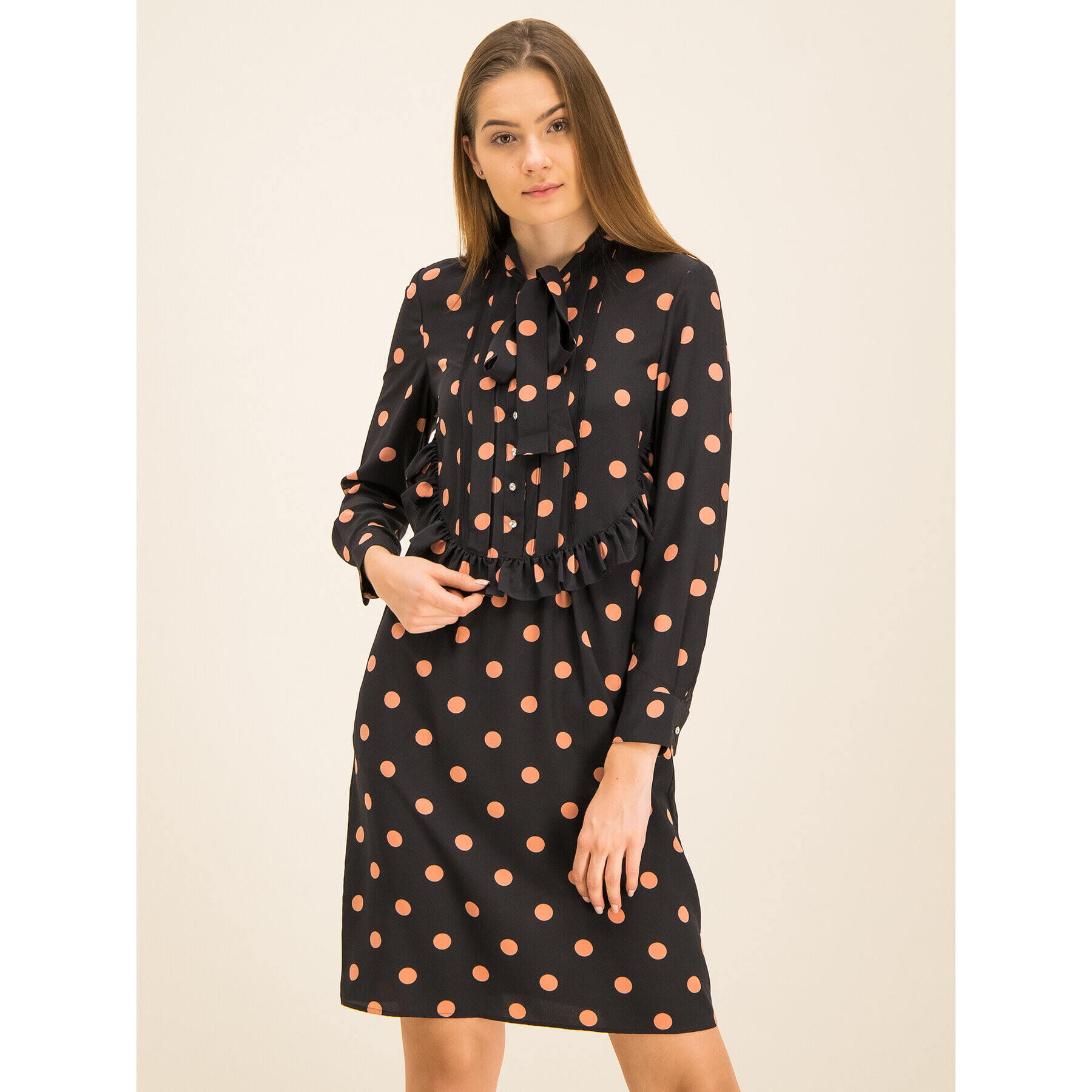Tory Burch Рокля тип риза Printed Ruffle Bow Dress 61697 Черен Regular Fit - Pepit.bg
