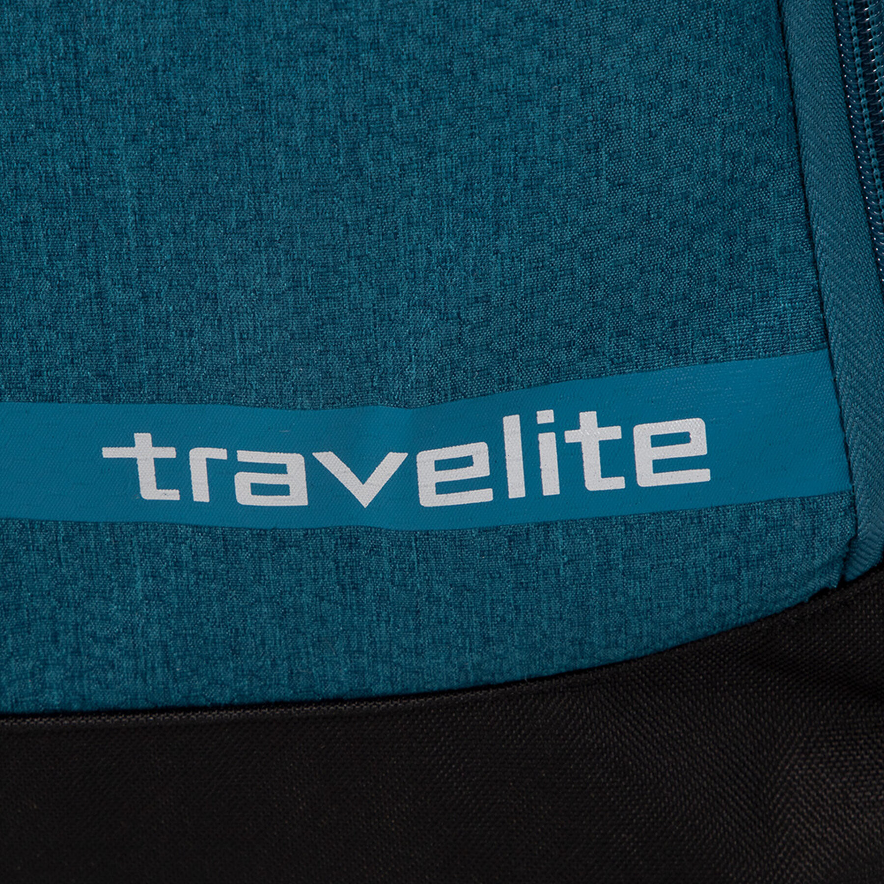 Travelite Малък текстилен куфар Kick Off 6909-22 Син - Pepit.bg