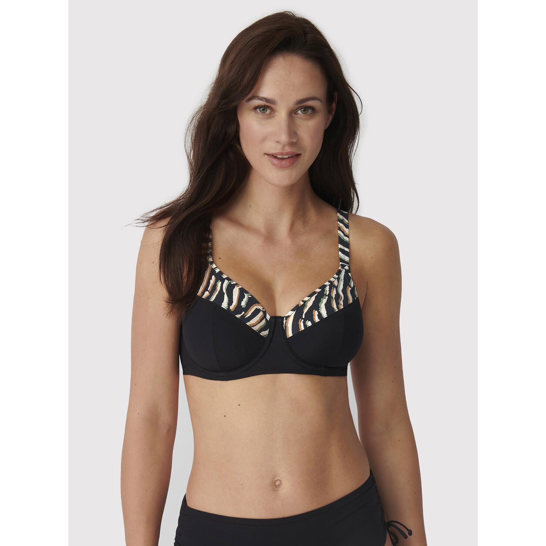 Triumph Горнище на бански Charm Elegance 2.0 10207886 Черен - Pepit.bg