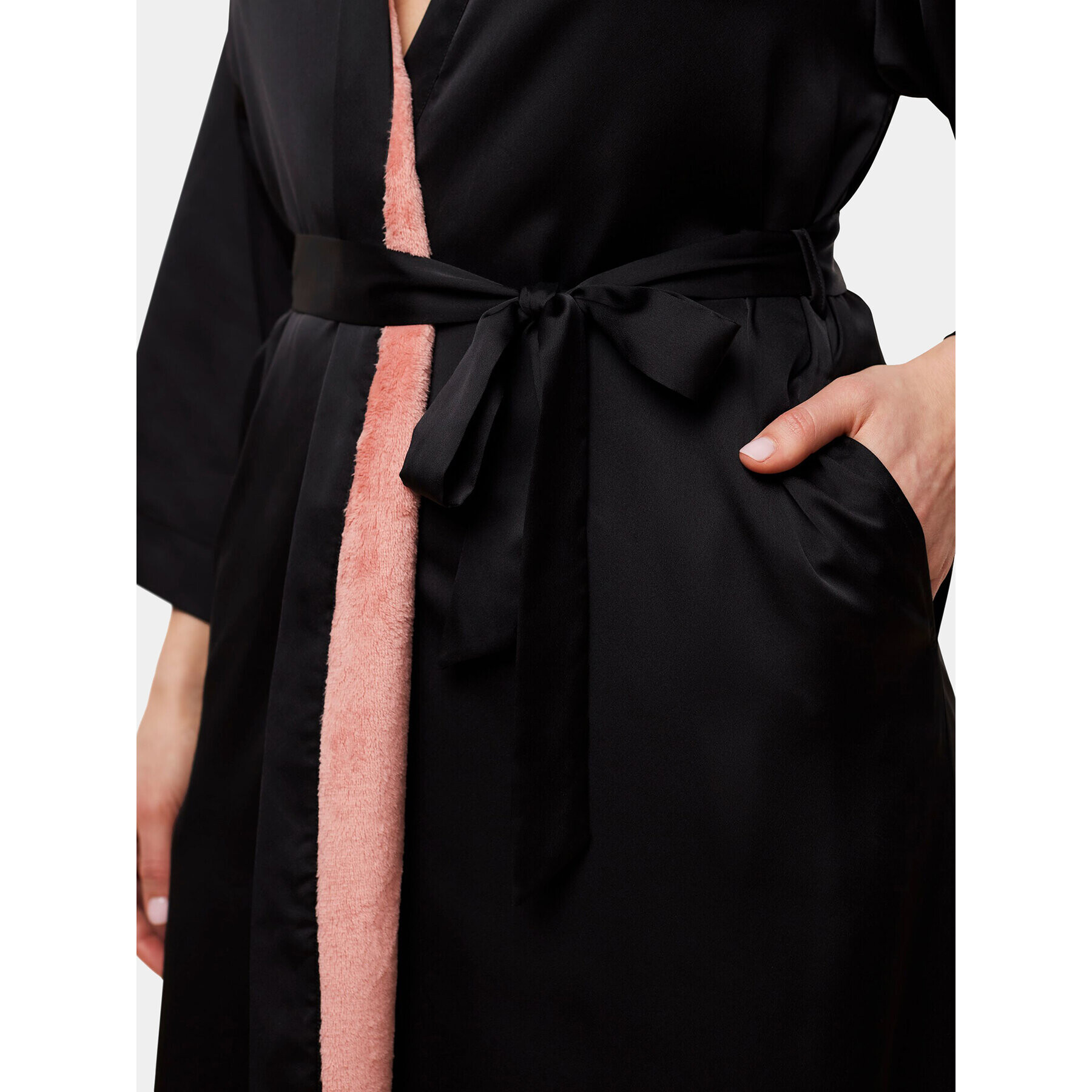 Triumph Халат Robes Satin Robe 01 10216534 Черен - Pepit.bg