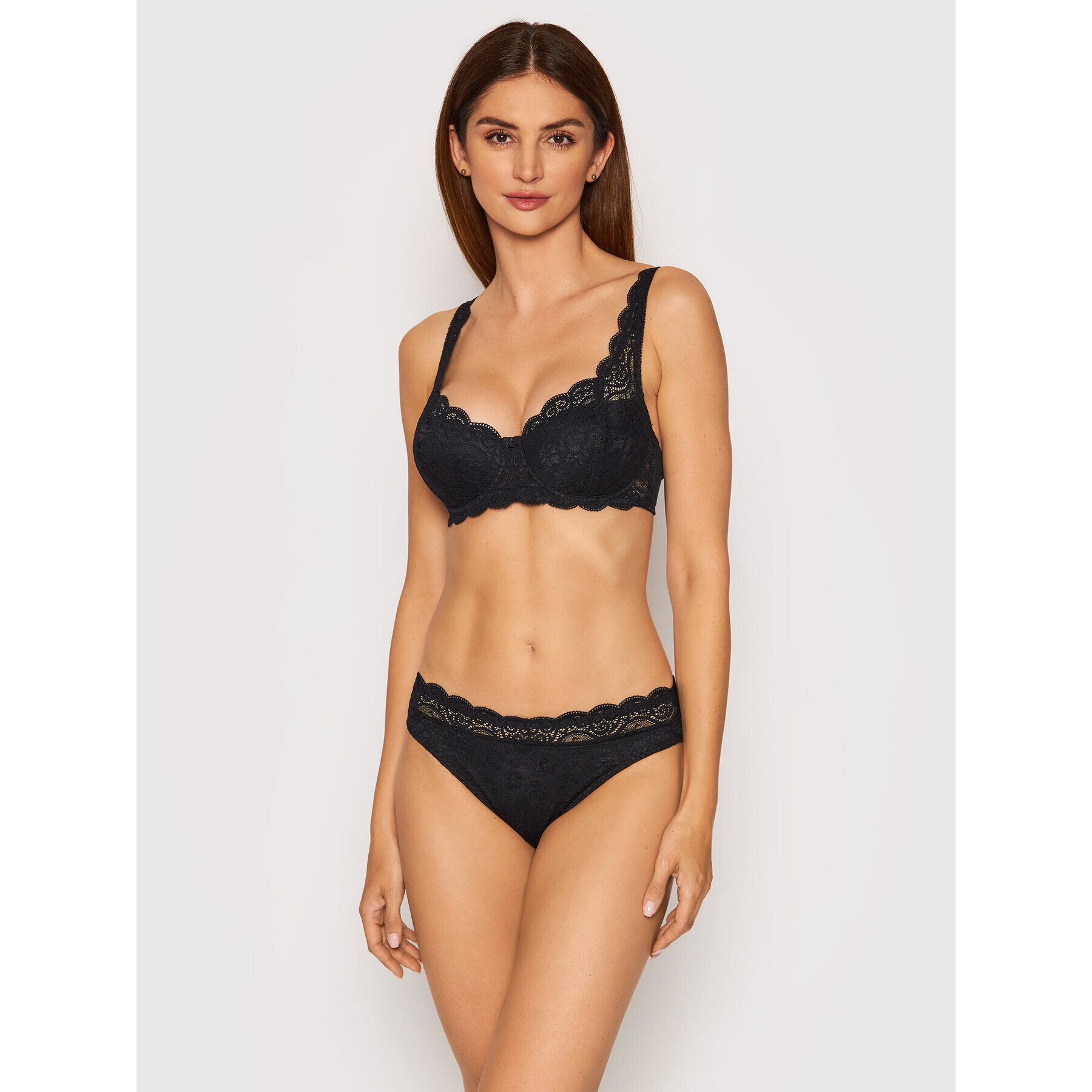 Triumph Класически дамски бикини Amourette 300 Magic Wire 10158148 Черен - Pepit.bg