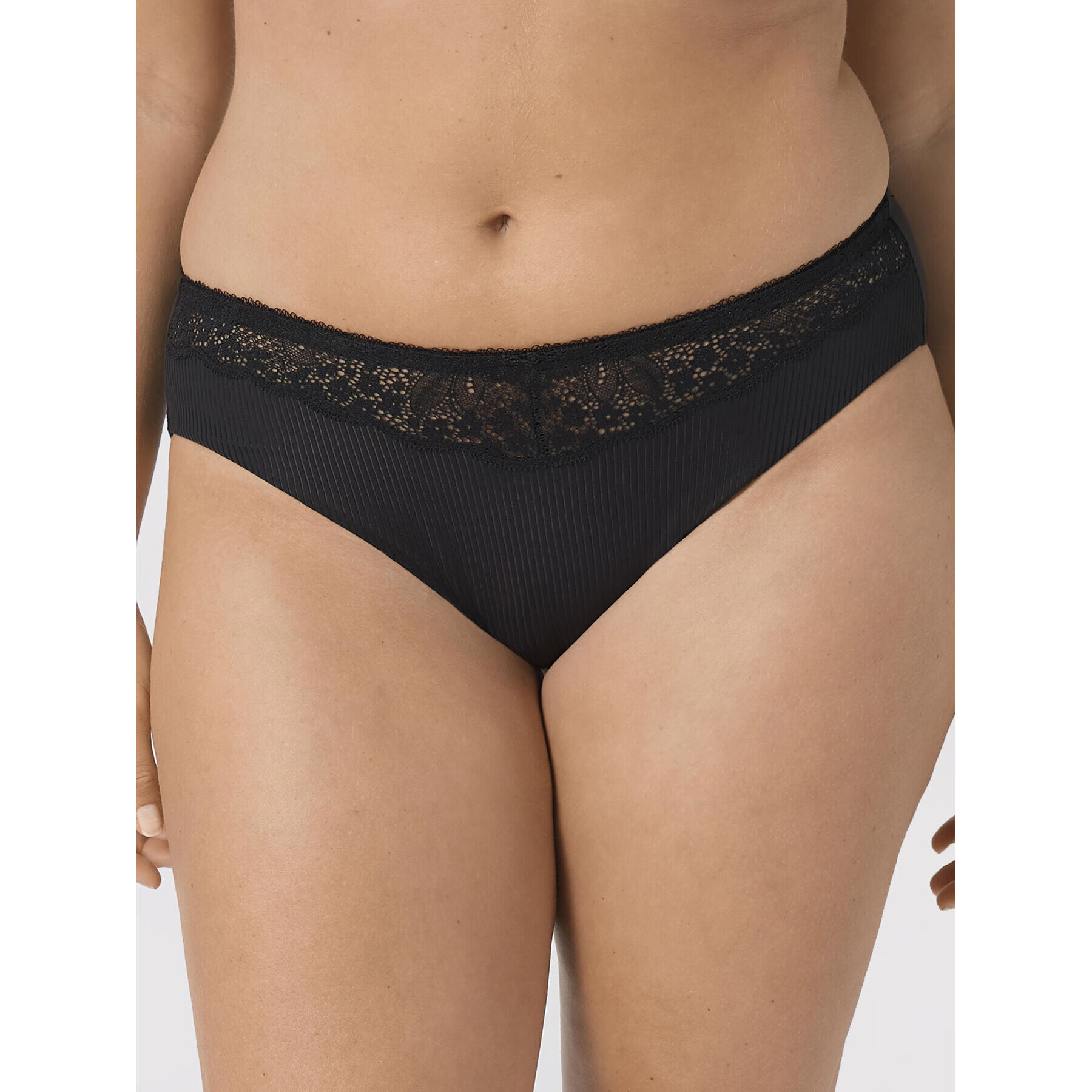 Triumph Класически дамски бикини Modern Feeling 10191031 Черен - Pepit.bg