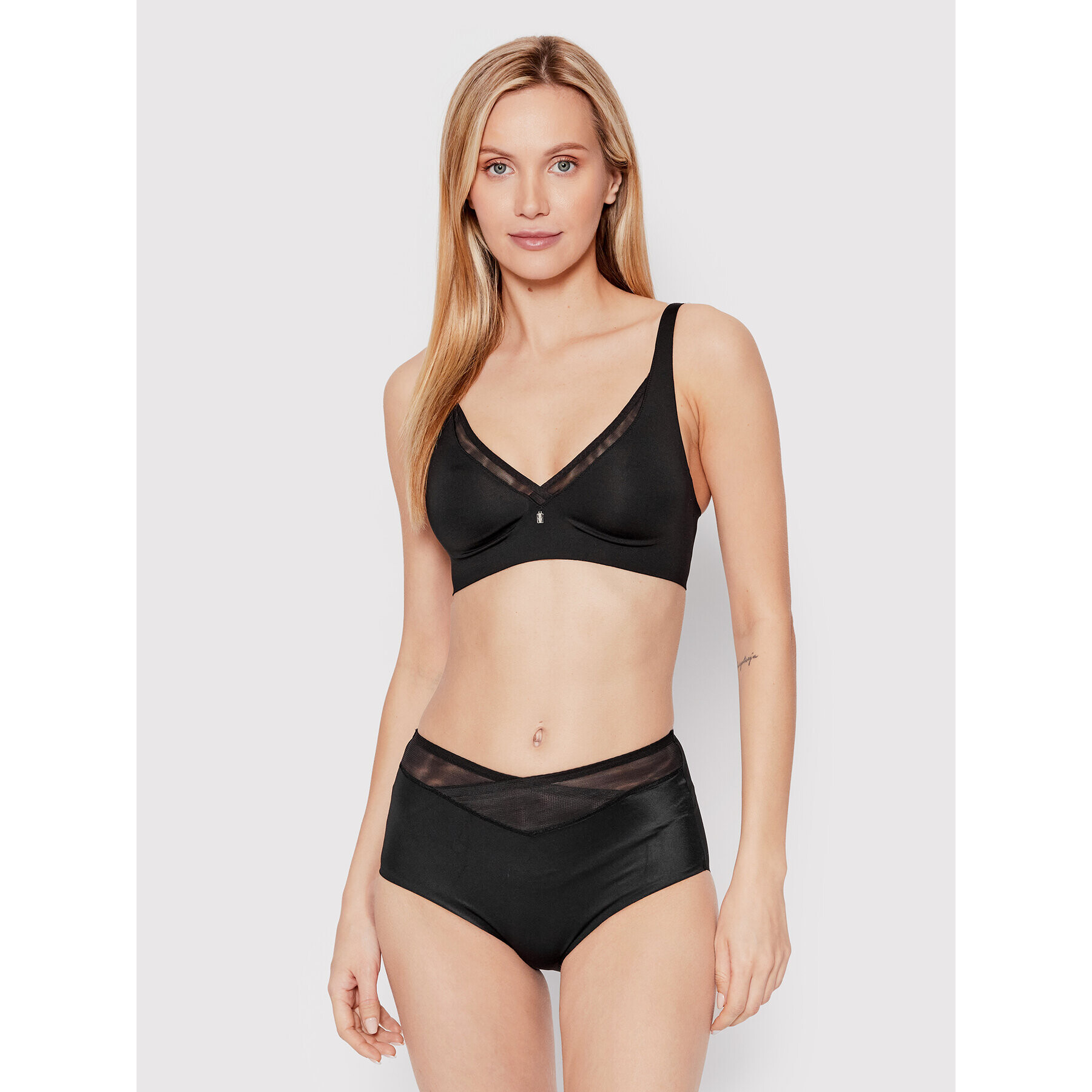Triumph Моделиращо бельо долна част True Shape Sensation 10162228 Черен - Pepit.bg