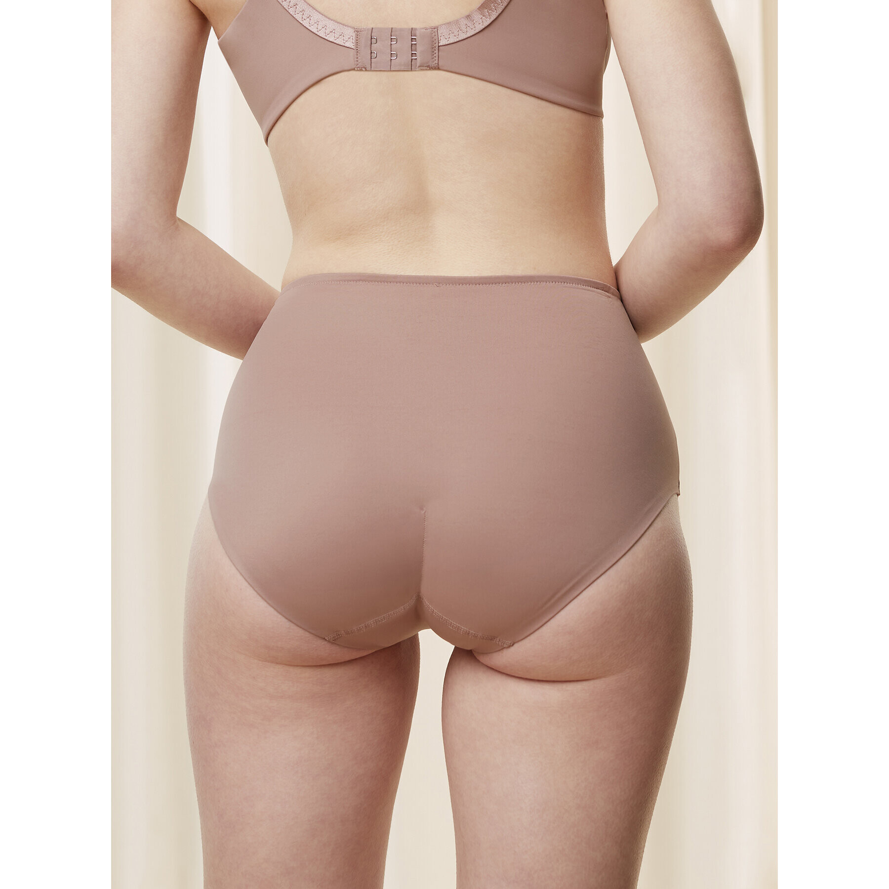 Triumph Моделиращо бельо долна част True Shape Sensation Maxi 10162228 Бежов - Pepit.bg