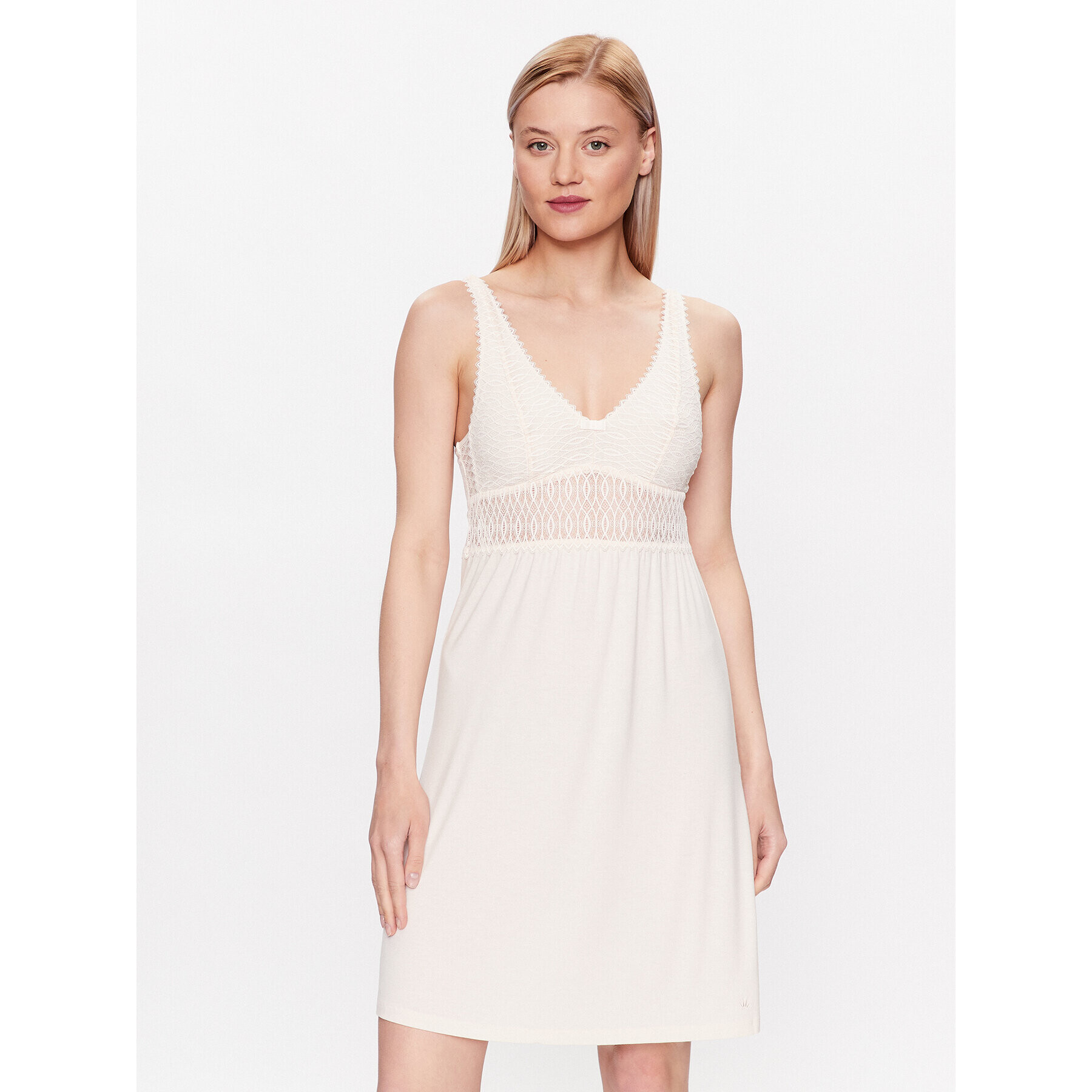 Triumph Нощница Aura Spotlight 10209602 Екрю Regular Fit - Pepit.bg