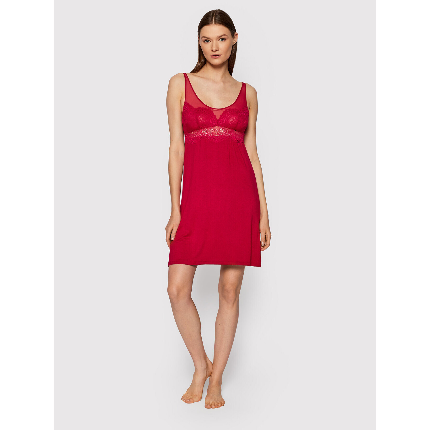 Triumph Нощница Darling Spotlight 10209589 Червен Slim Fit - Pepit.bg