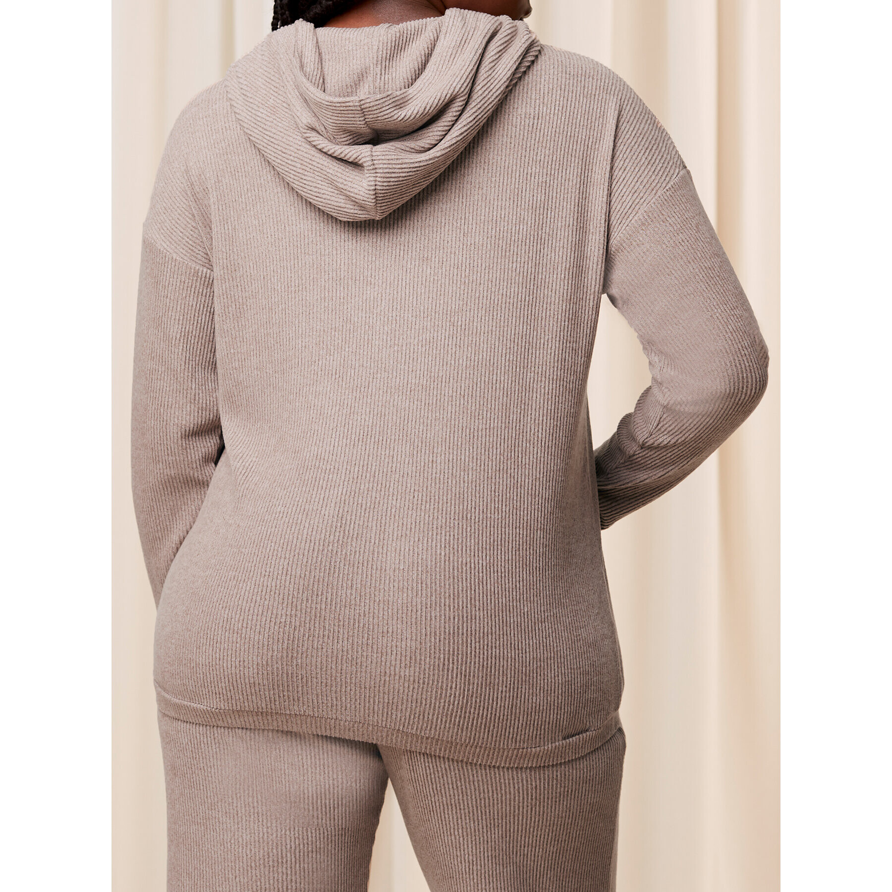 Triumph Суитшърт Thermal MyWear Hoodie 10216548 Бежов Regular Fit - Pepit.bg