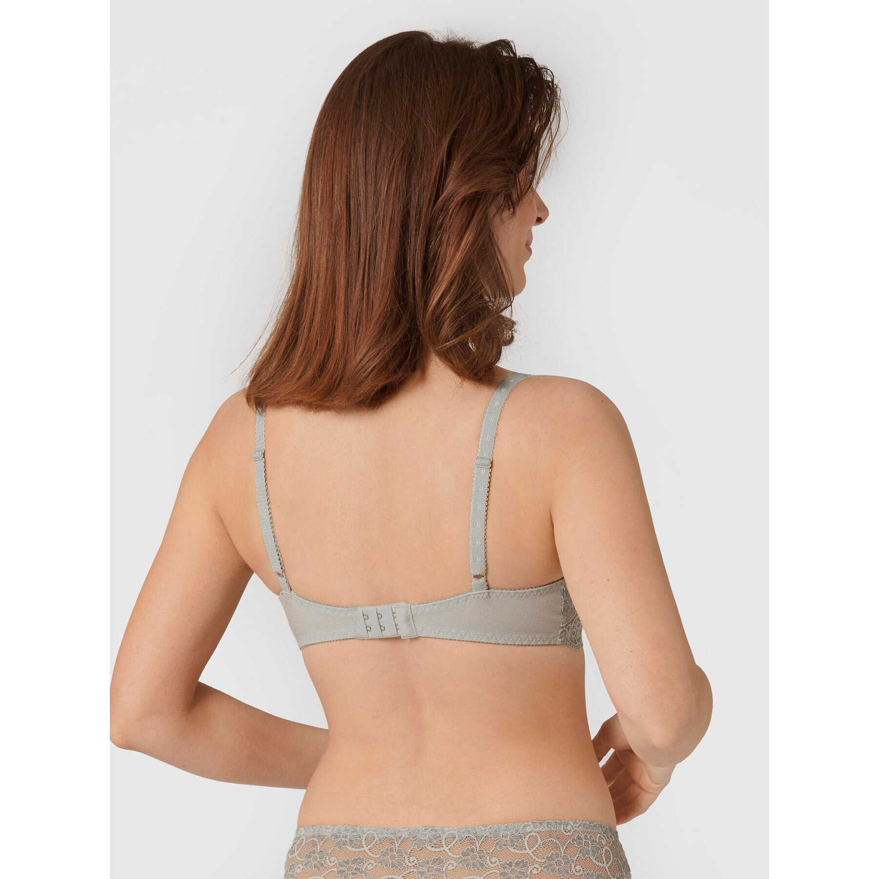 Triumph Сутиен с банели Amourette 300 10166797 Сив - Pepit.bg