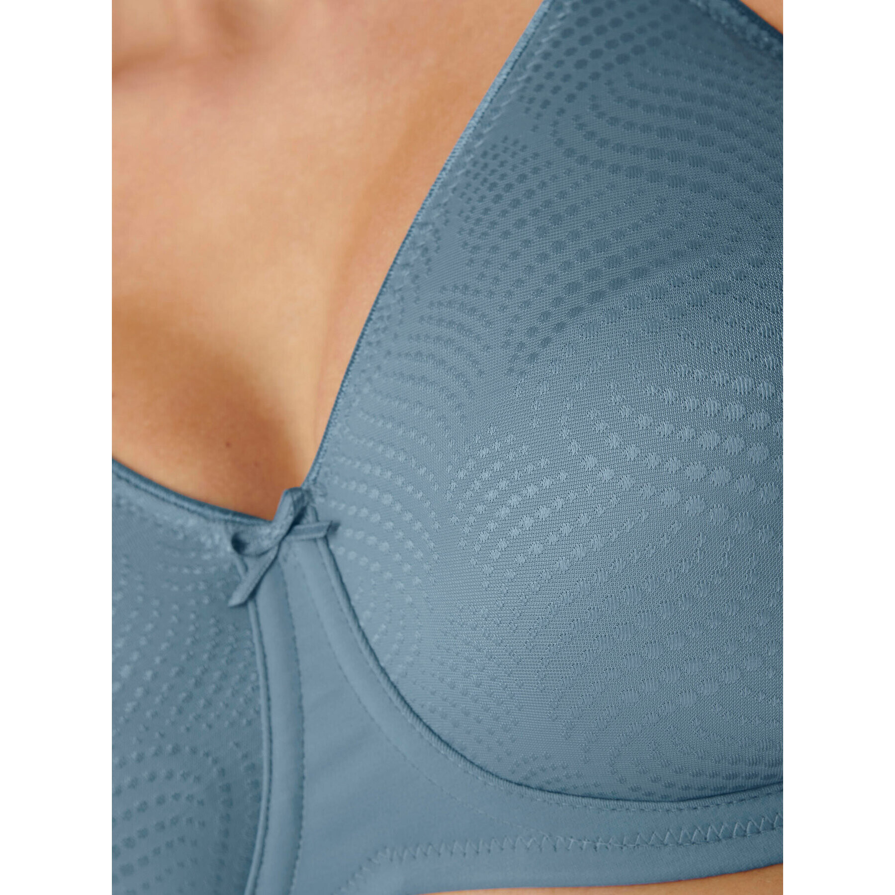 Triumph Сутиен с банели Essential Minimizer 10166830 Тъмносин - Pepit.bg