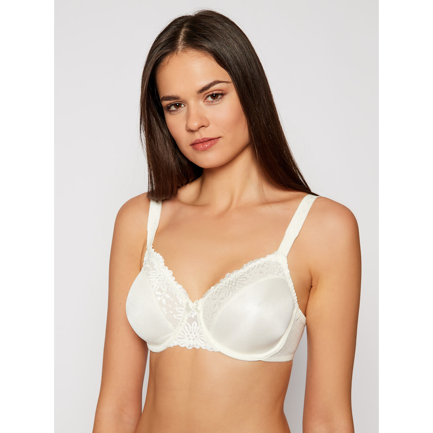 Triumph Сутиен с банели Ladyform Soft 10166306 Бежов - Pepit.bg