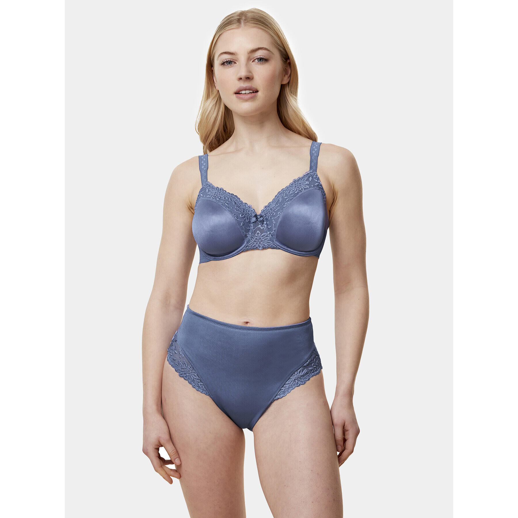 Triumph Сутиен с банели Ladyform Soft W X 10166306 Син - Pepit.bg
