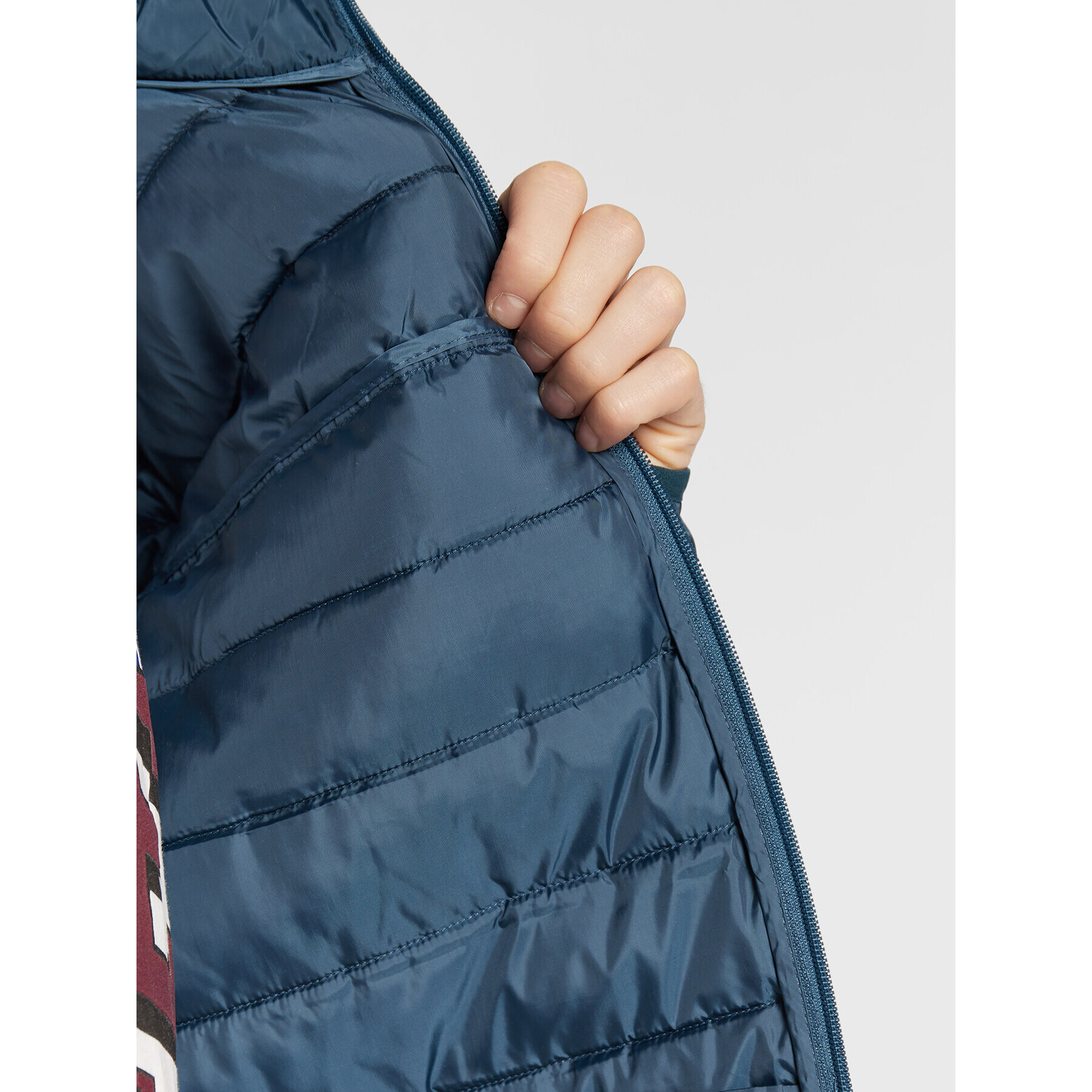 True Religion Пухено яке Light Puffer 106325 Тъмносин Regular Fit - Pepit.bg