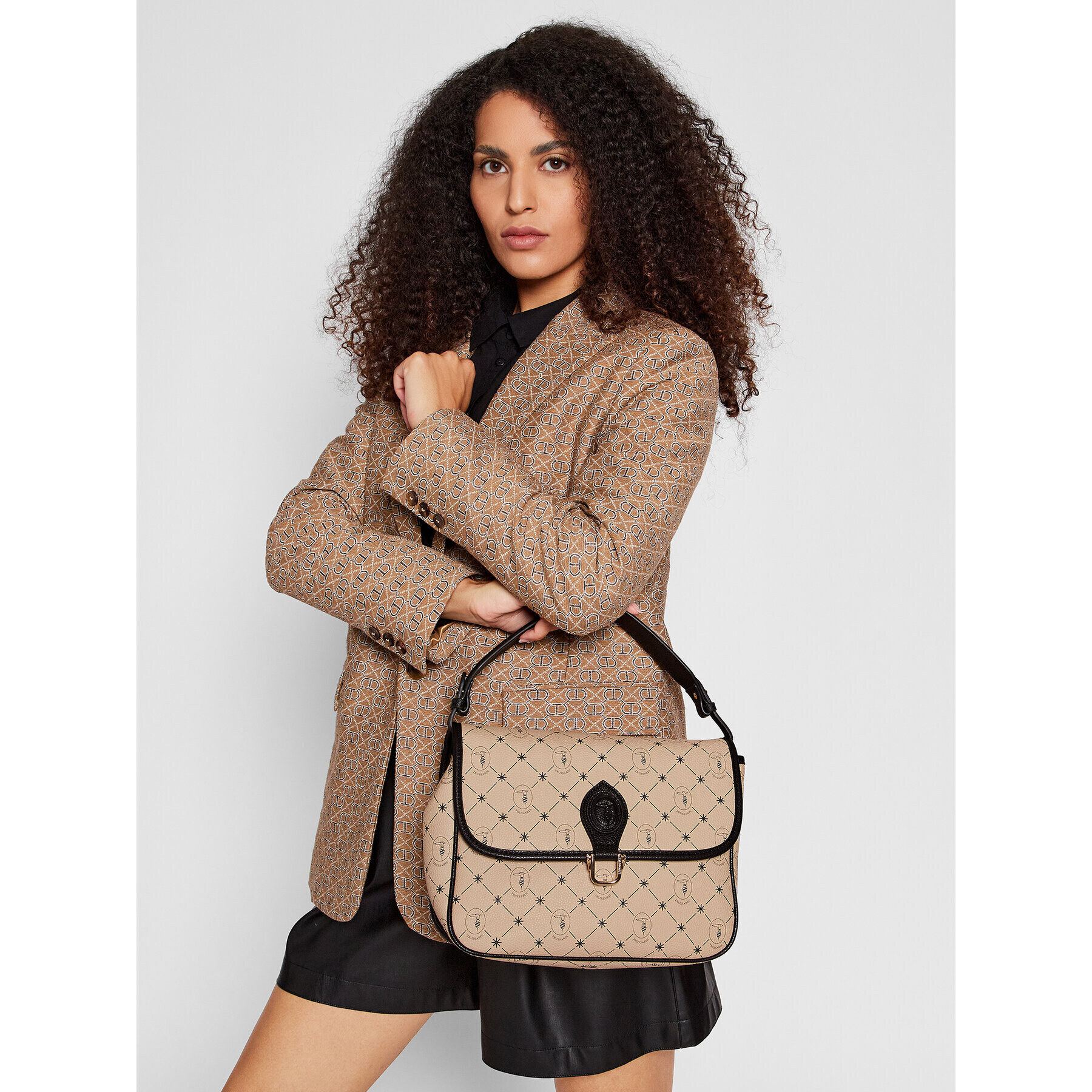 Trussardi Дамска чанта Clavel Shoulder 75B01253 Бежов - Pepit.bg