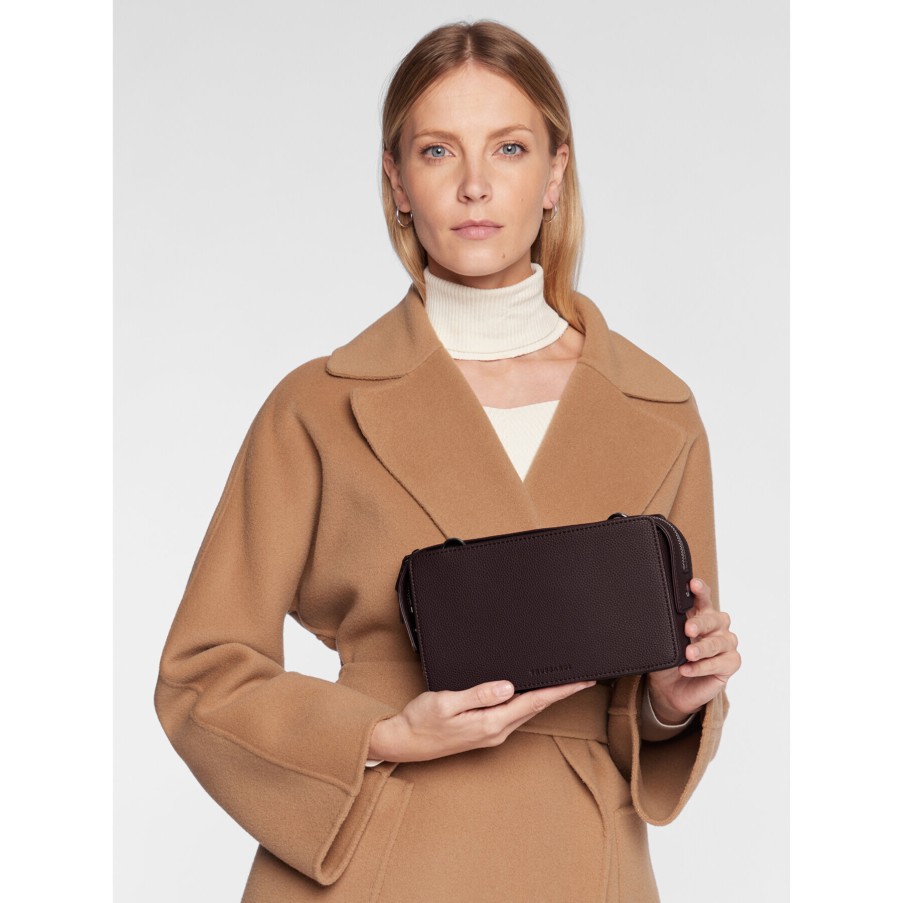 Trussardi Дамска чанта Nadir Camera Bag 75B01367 Кафяв - Pepit.bg